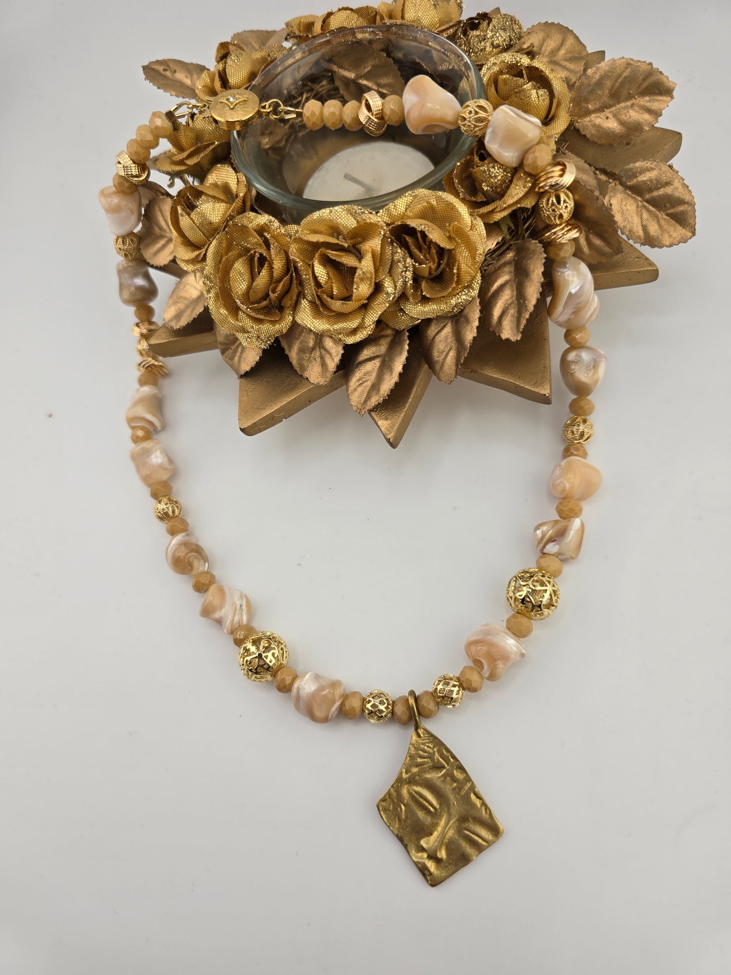 Collier en perles de Troca