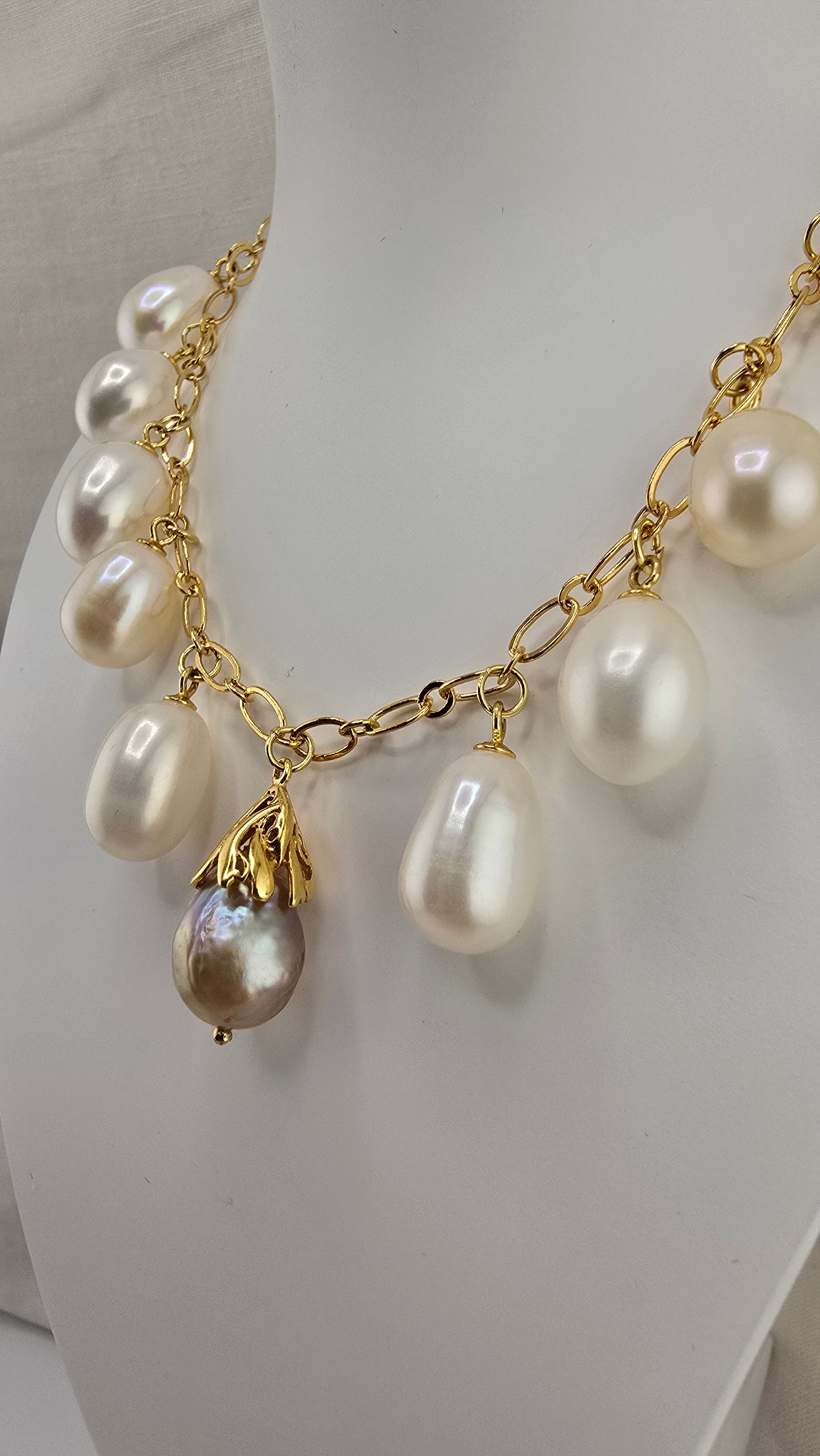 Majestueux collier chaine en perles de culture