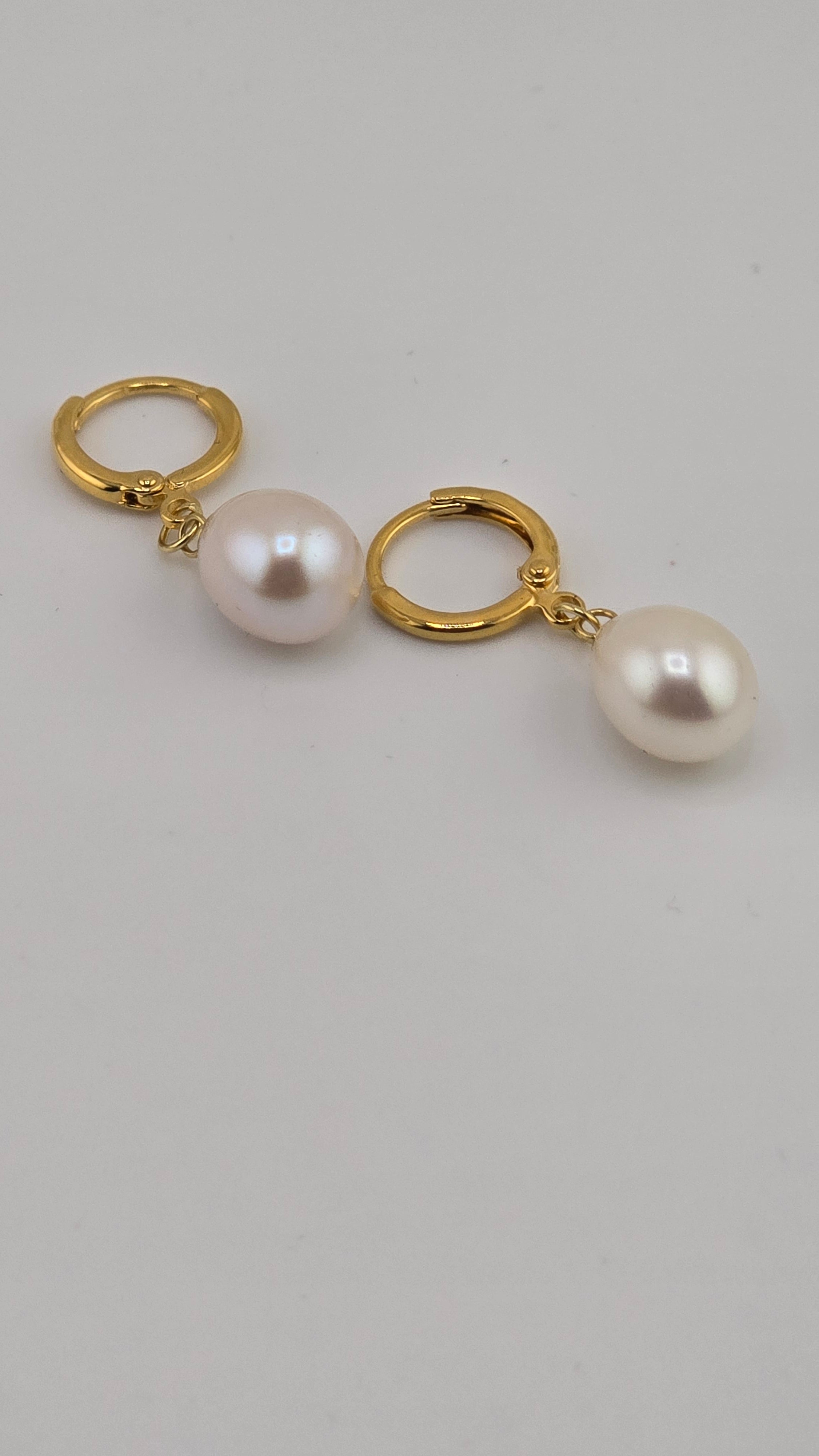 Boucles d oreilles en perles de culture olive et Vermeil (argent recouvert d'or 24k)