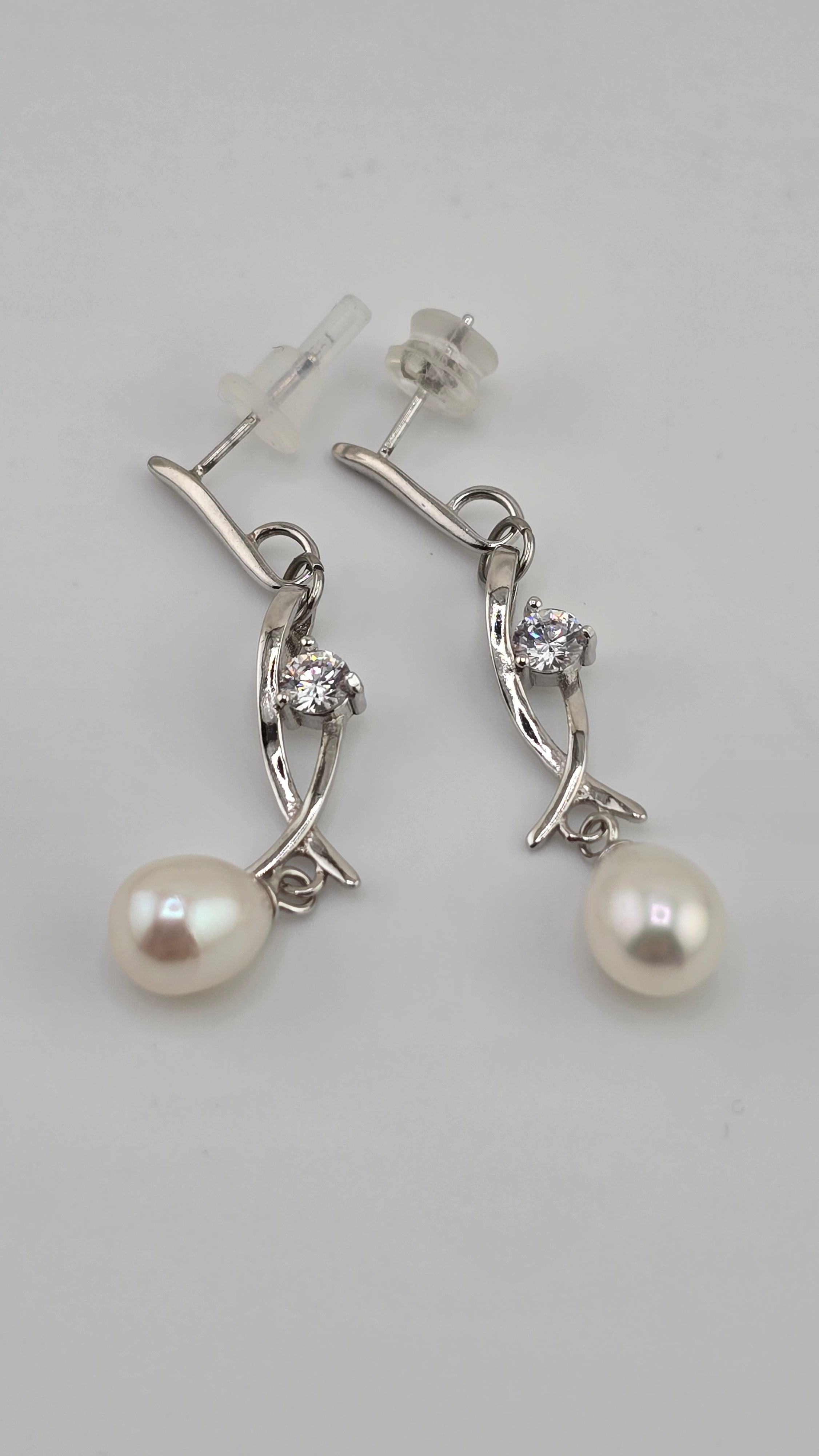 Boucles d oreilles en perles de culture blanche et olive