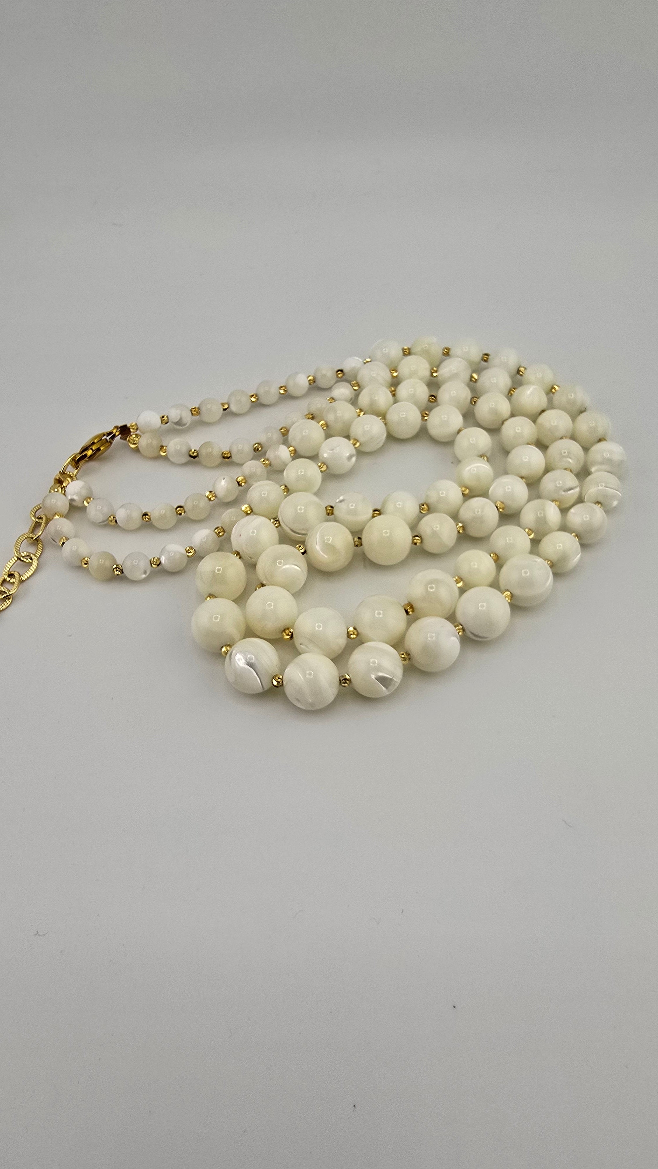 Collier double rangs en nacre luisante