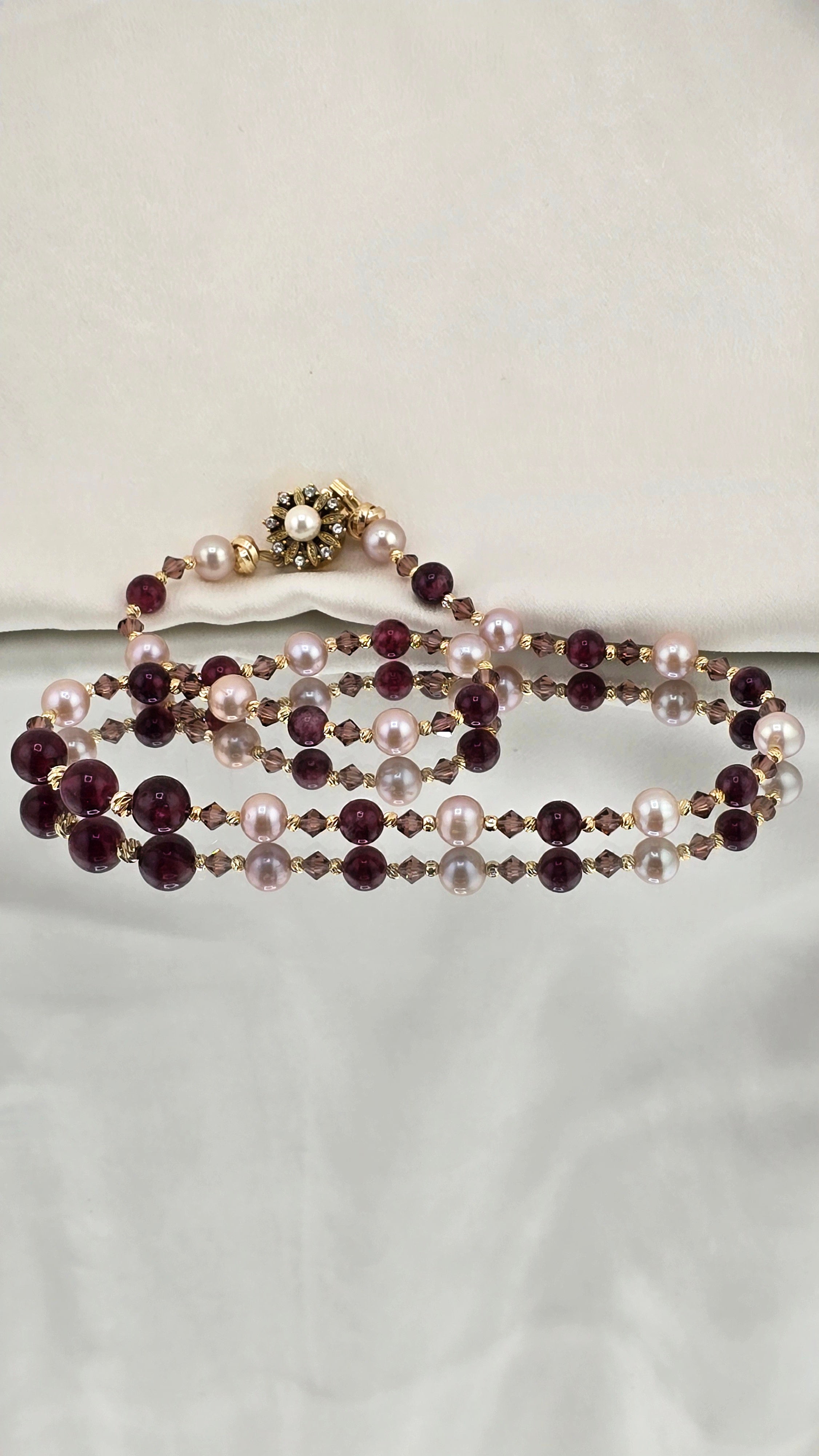 Collier éclat précieux en perles de culture et Rubis