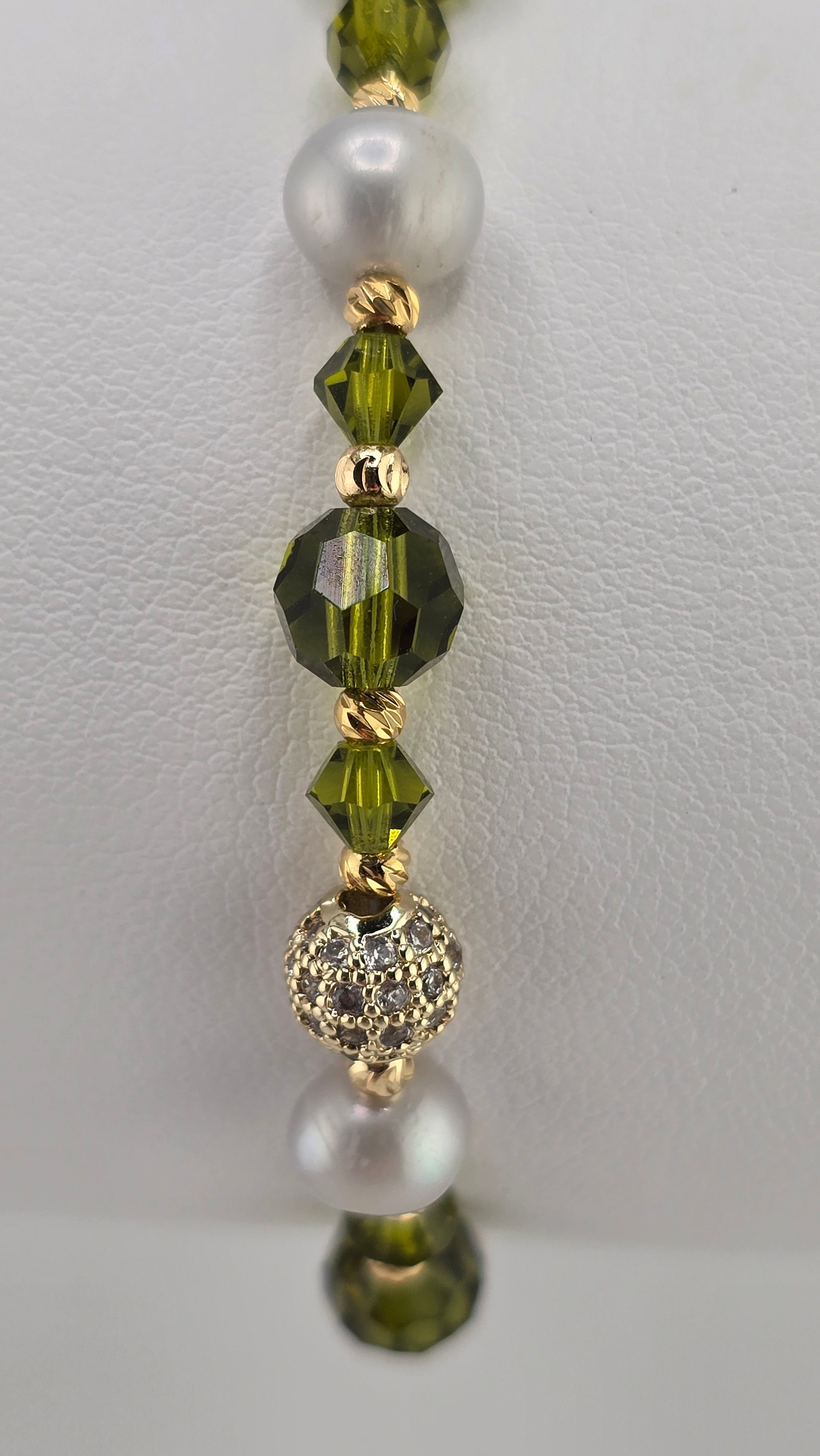 Bracelet en perles de culture et cristal vert