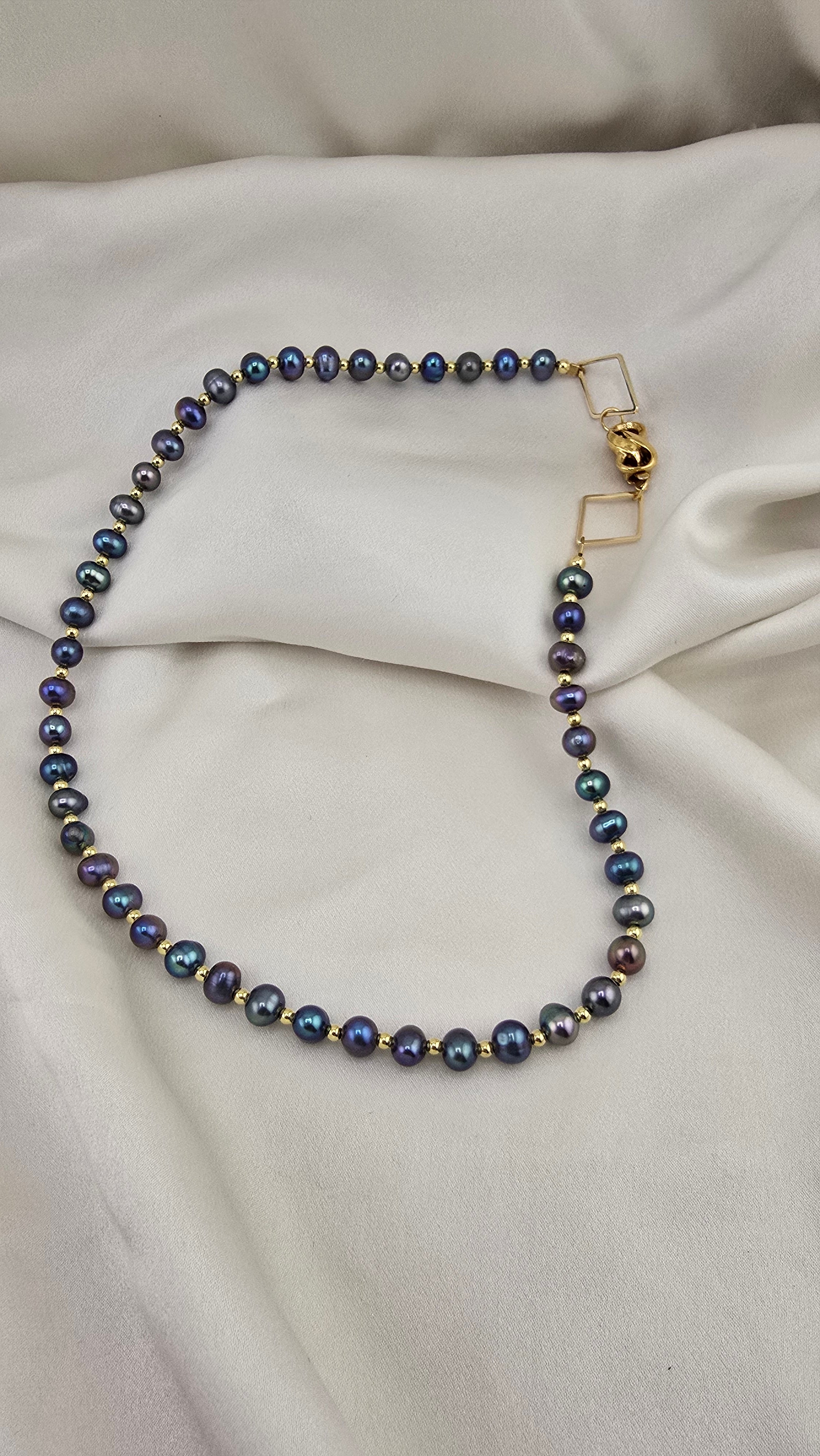 Collier en perles de culture reflets irisés