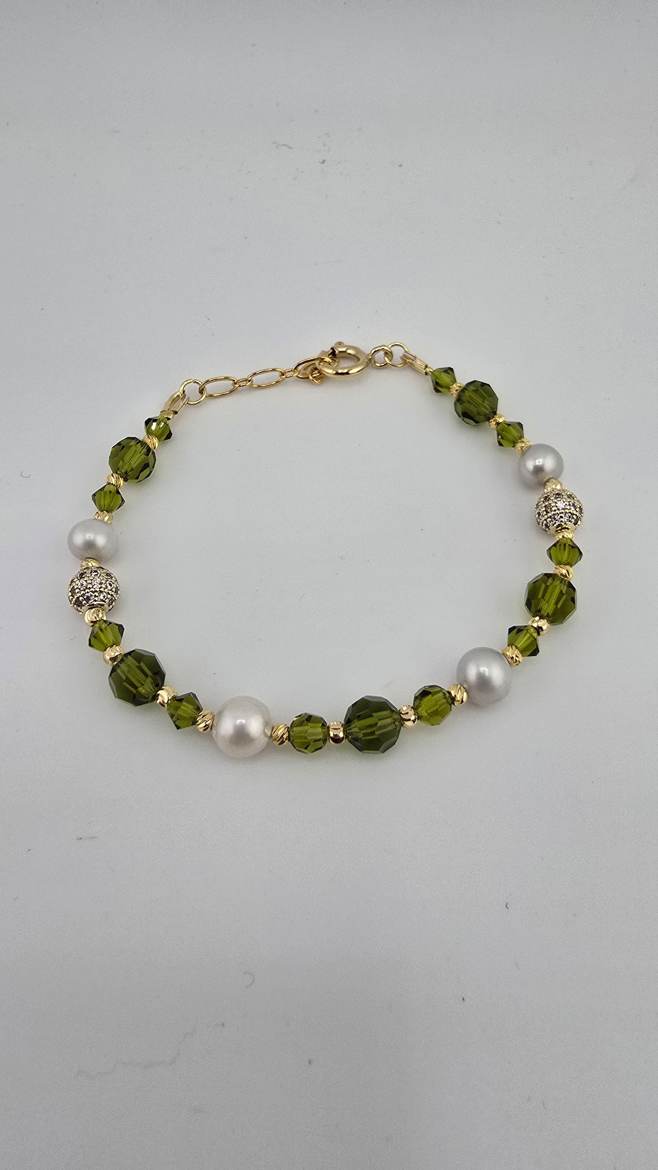 Bracelet en perles de culture et cristal vert