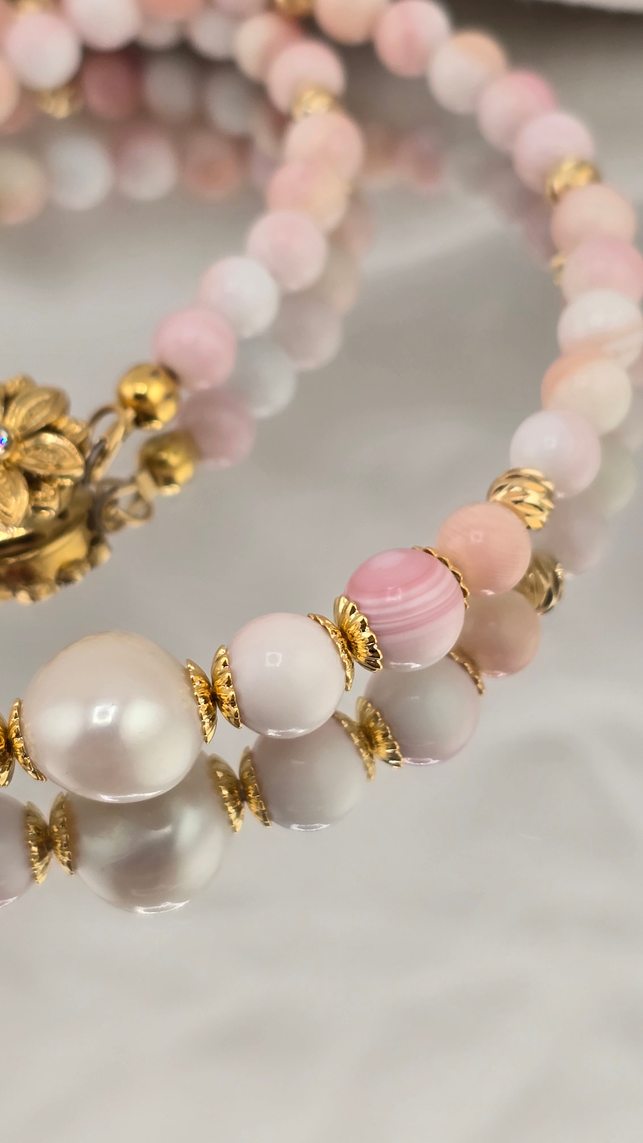 Collier de perles de culture et perles de Lambi