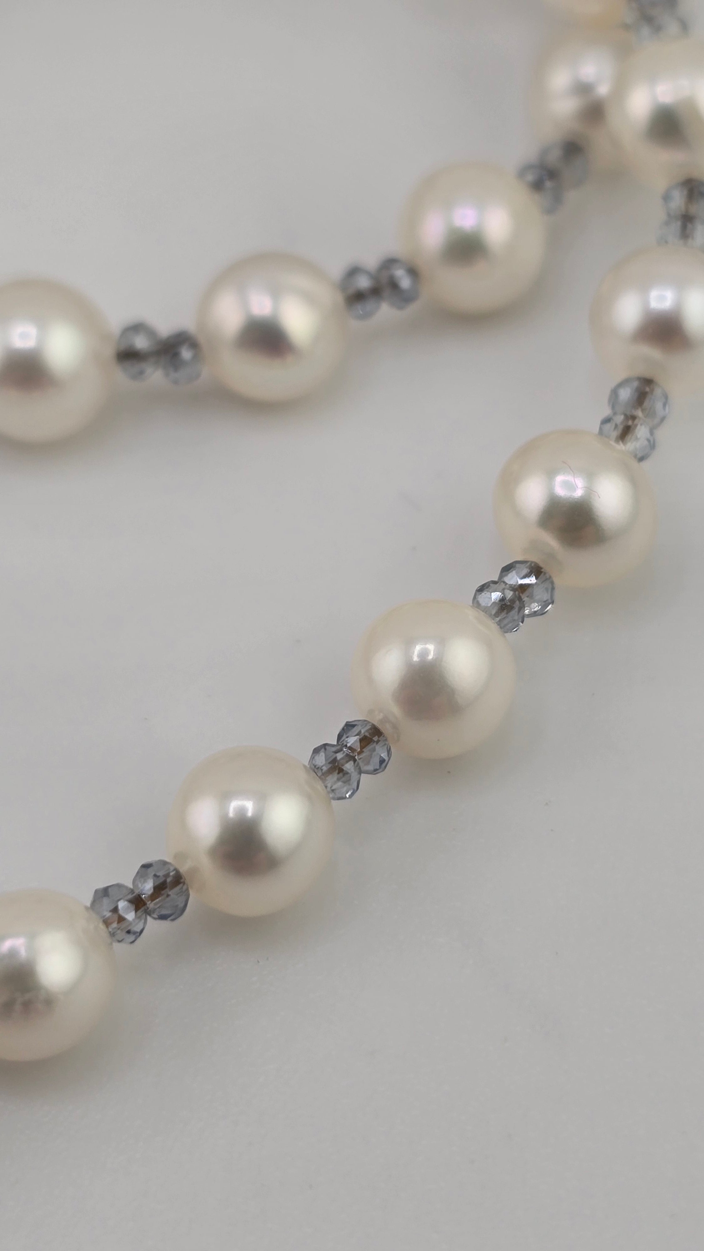 Collier avec perles de culture et Aigue marine dans son coffret prestige