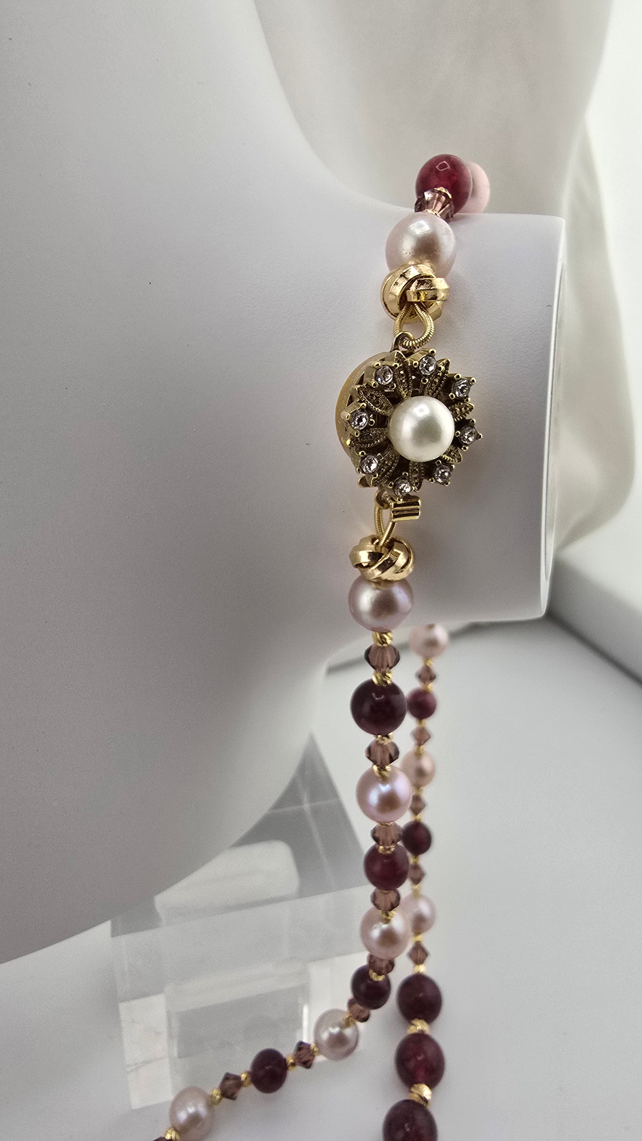 Collier éclat précieux en perles de culture et Rubis