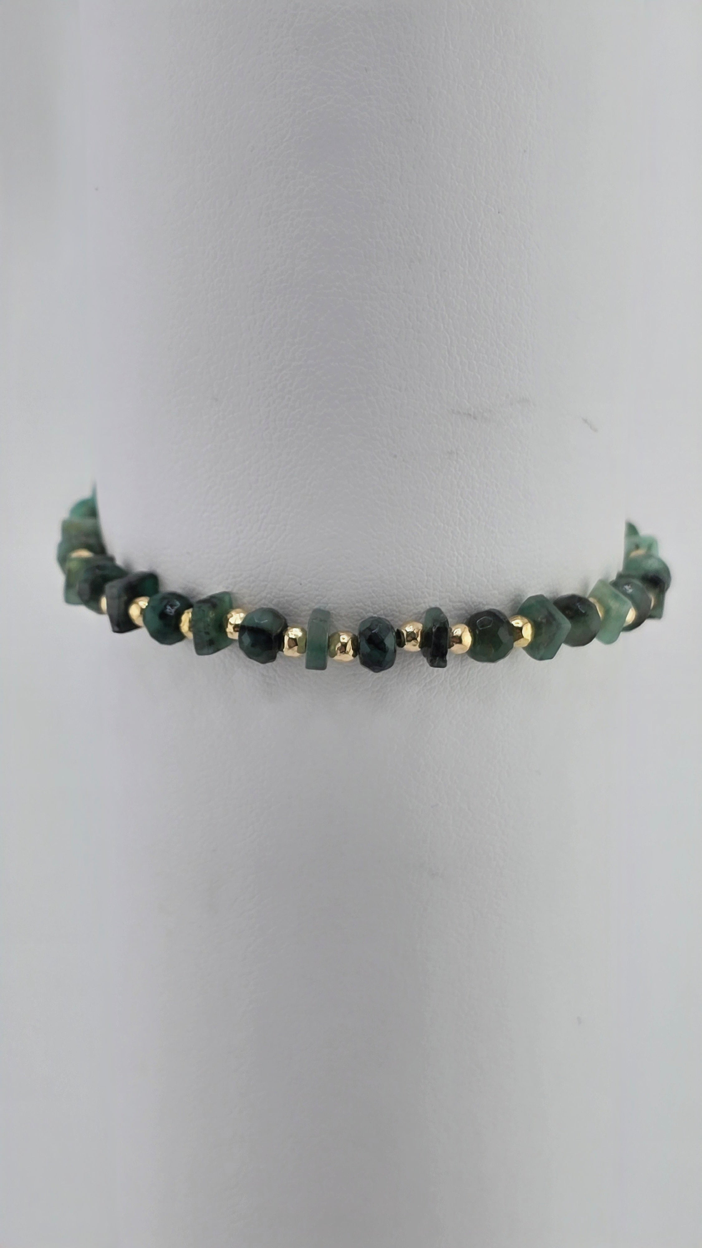 Bracelet en Emeraude et perles or rondes et lisses