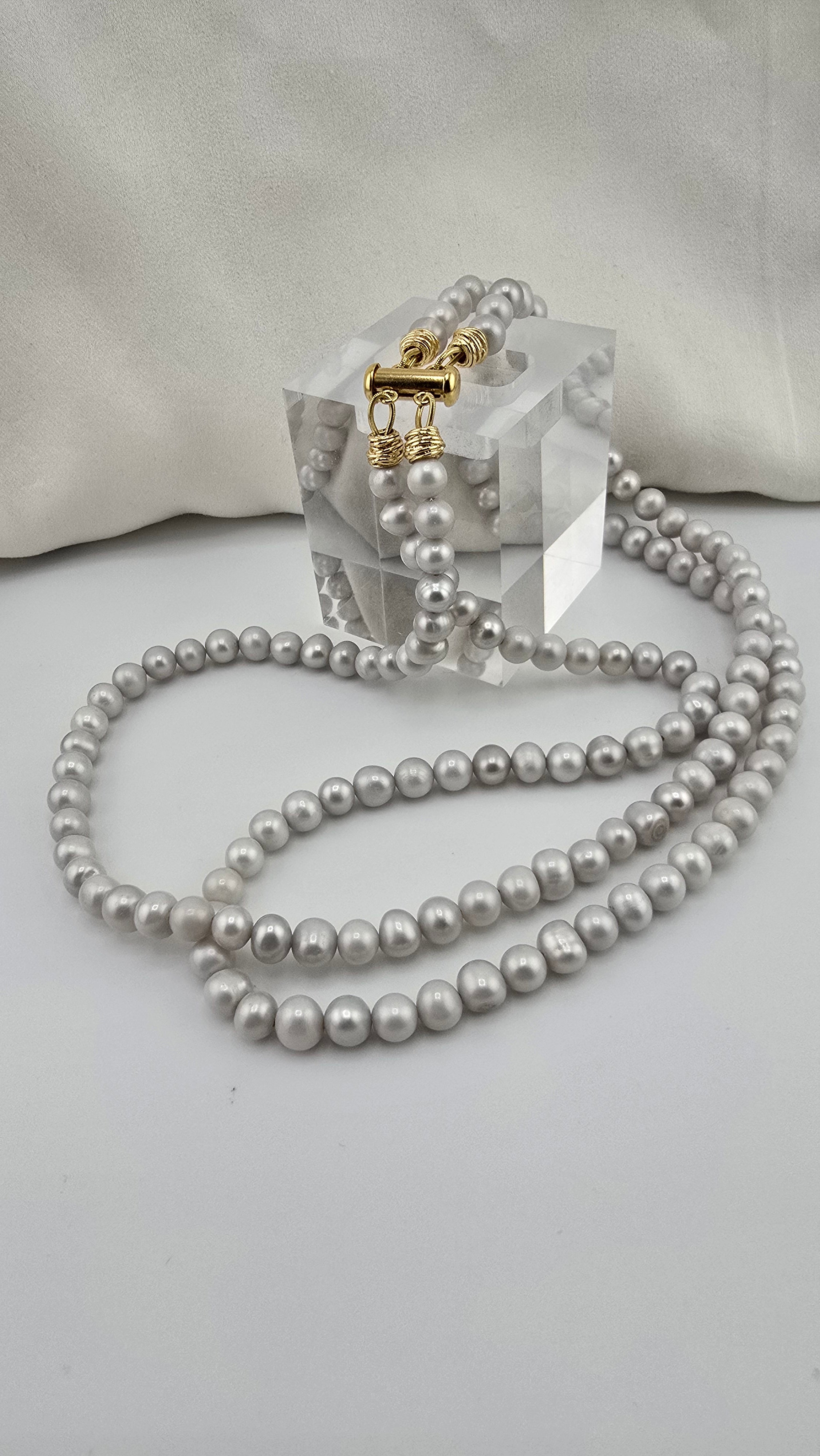 Collier double rangs en perles de culture grises