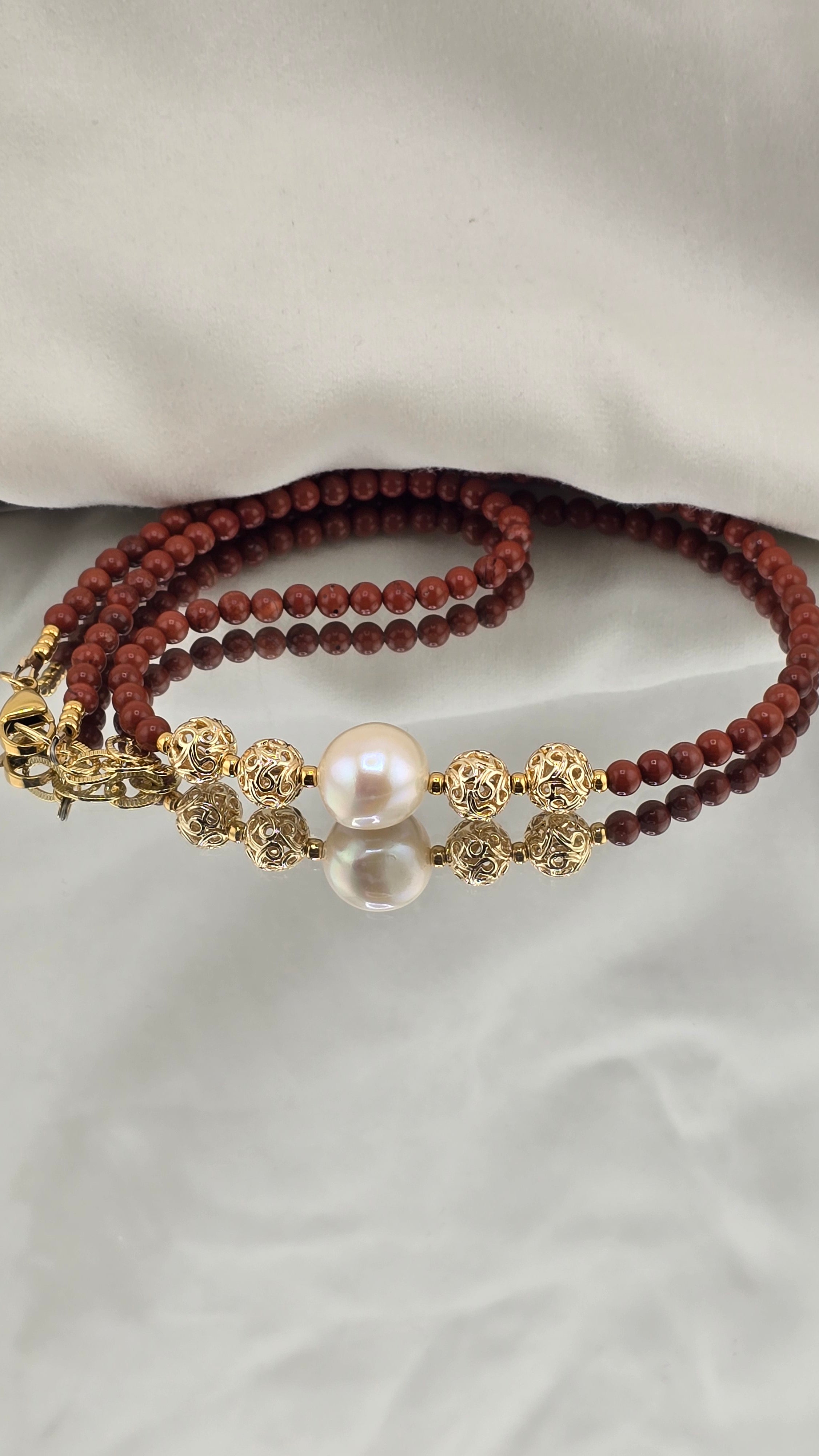 Collier en Jaspe rouge et pendentif perle de culture baroque