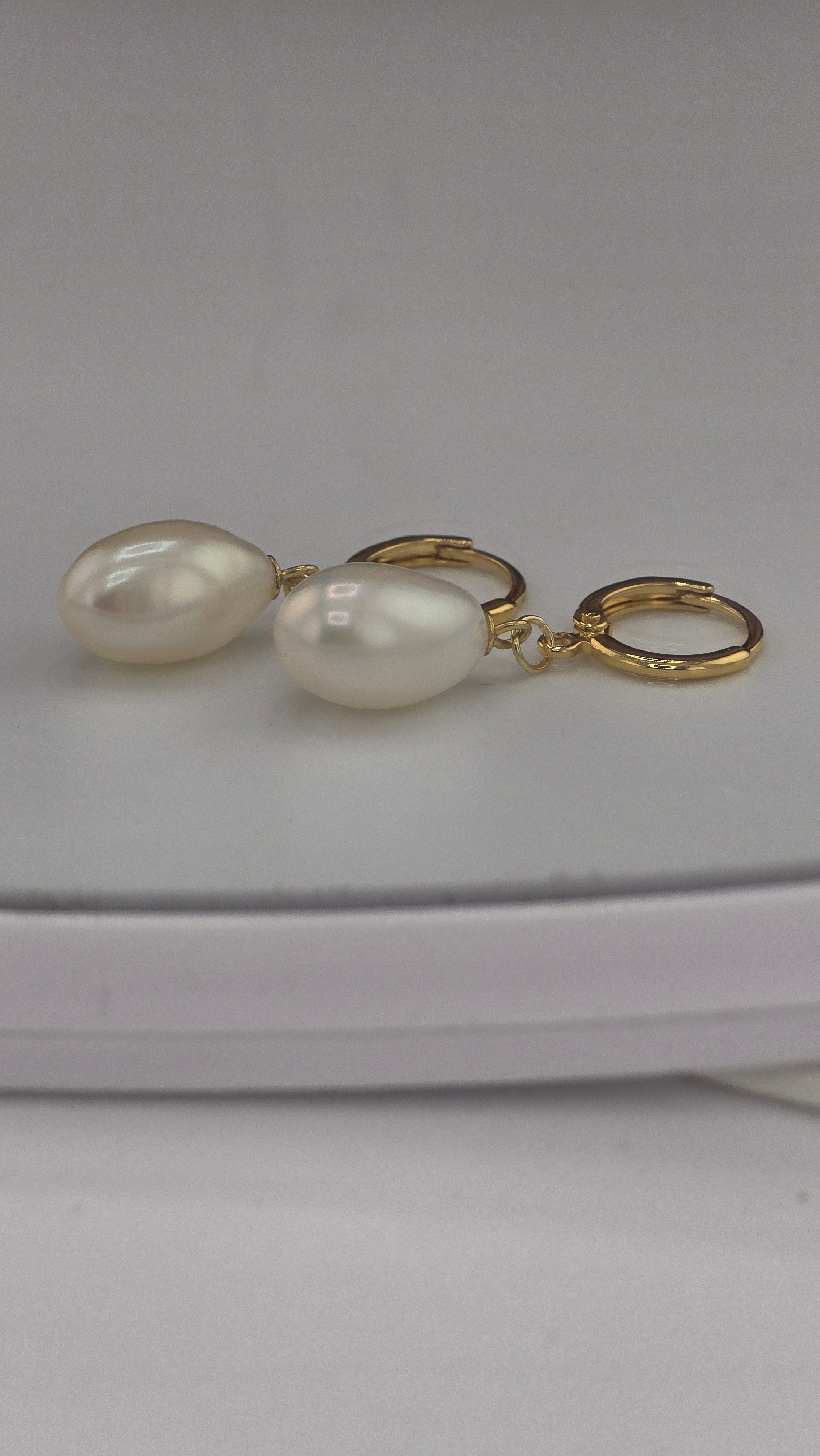 Boucles d’oreilles en vermeil et perles de culture blanche