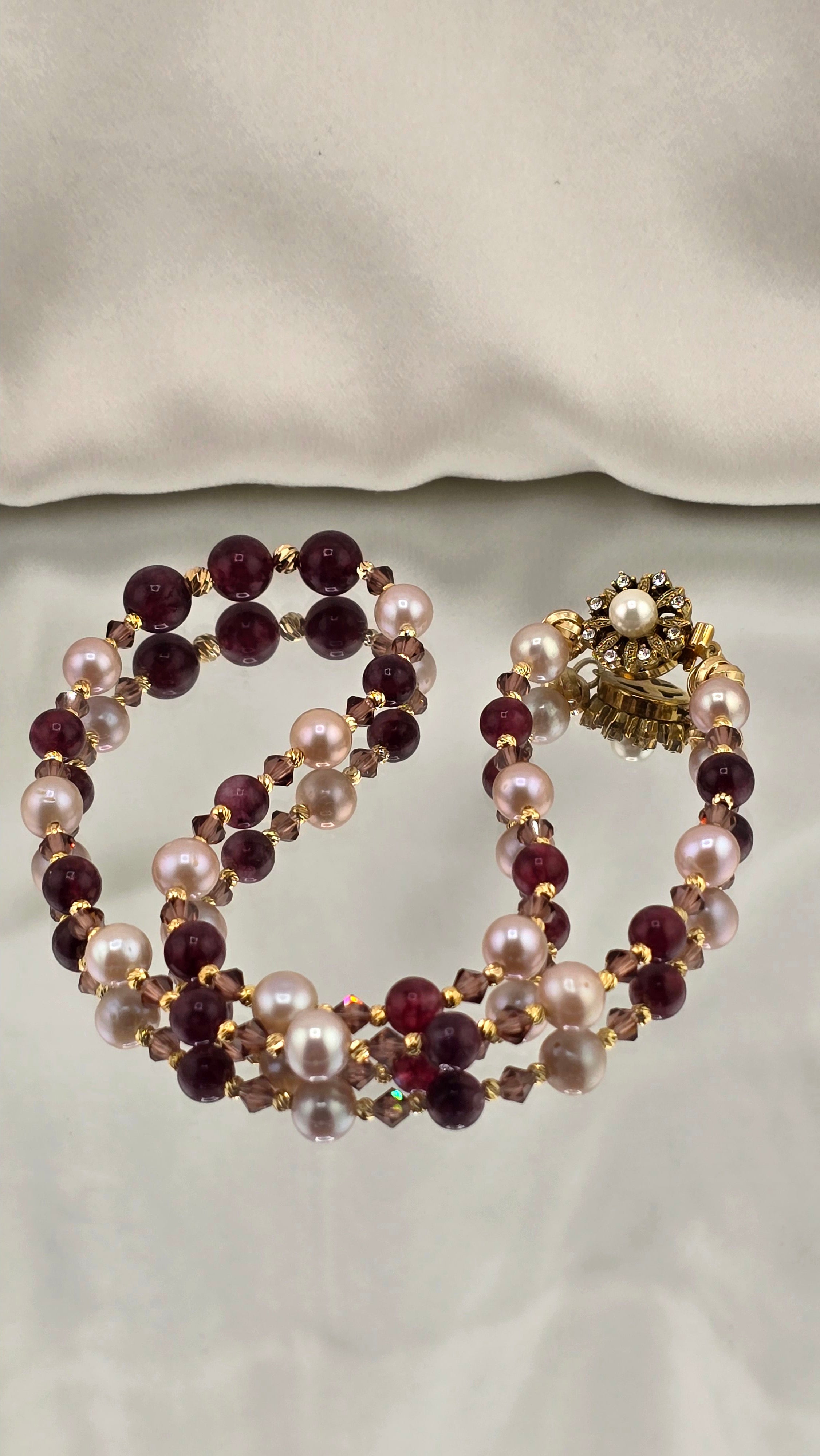 Collier éclat précieux en perles de culture et Rubis