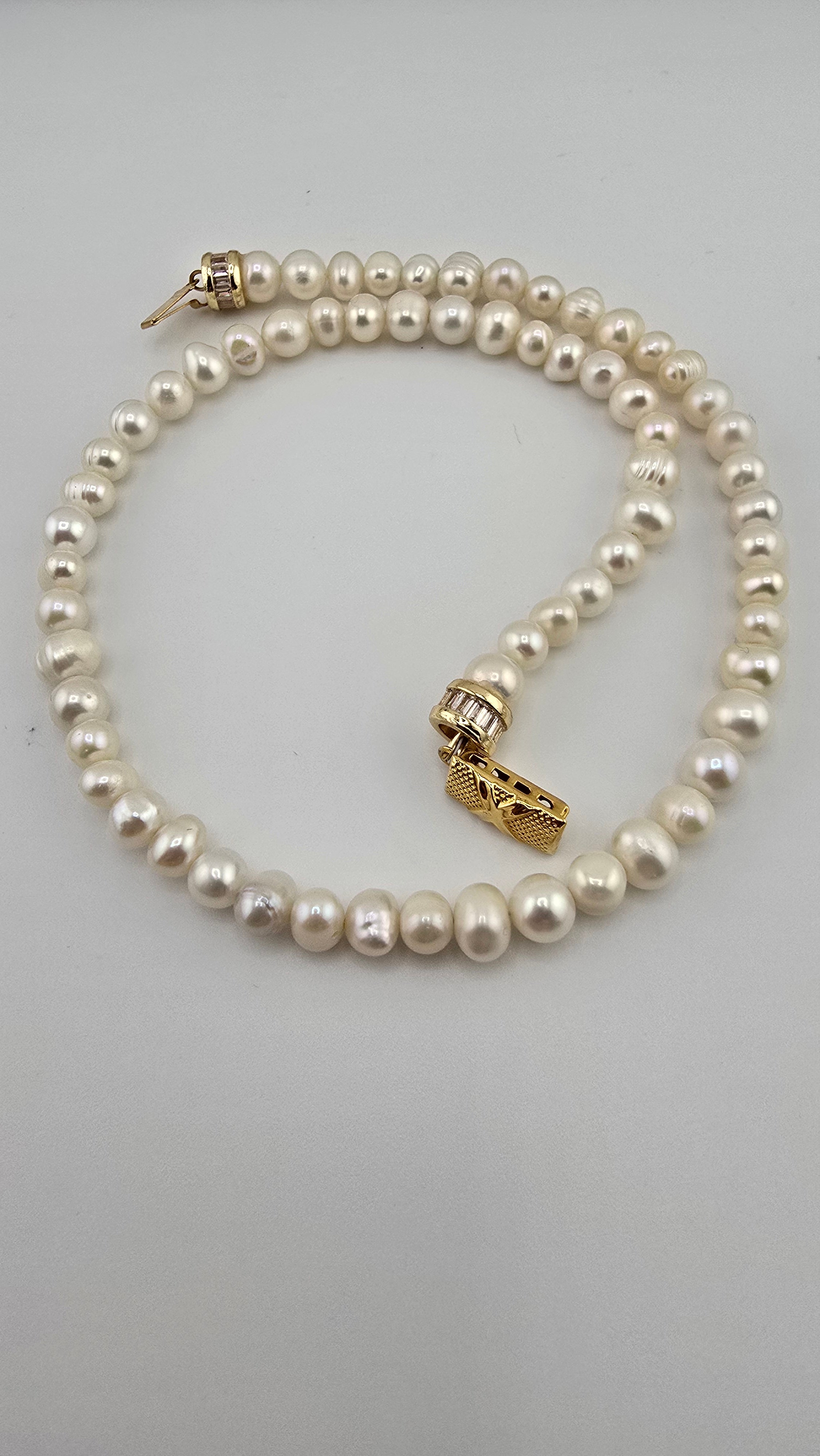 Collier en perles de culture irregulieres