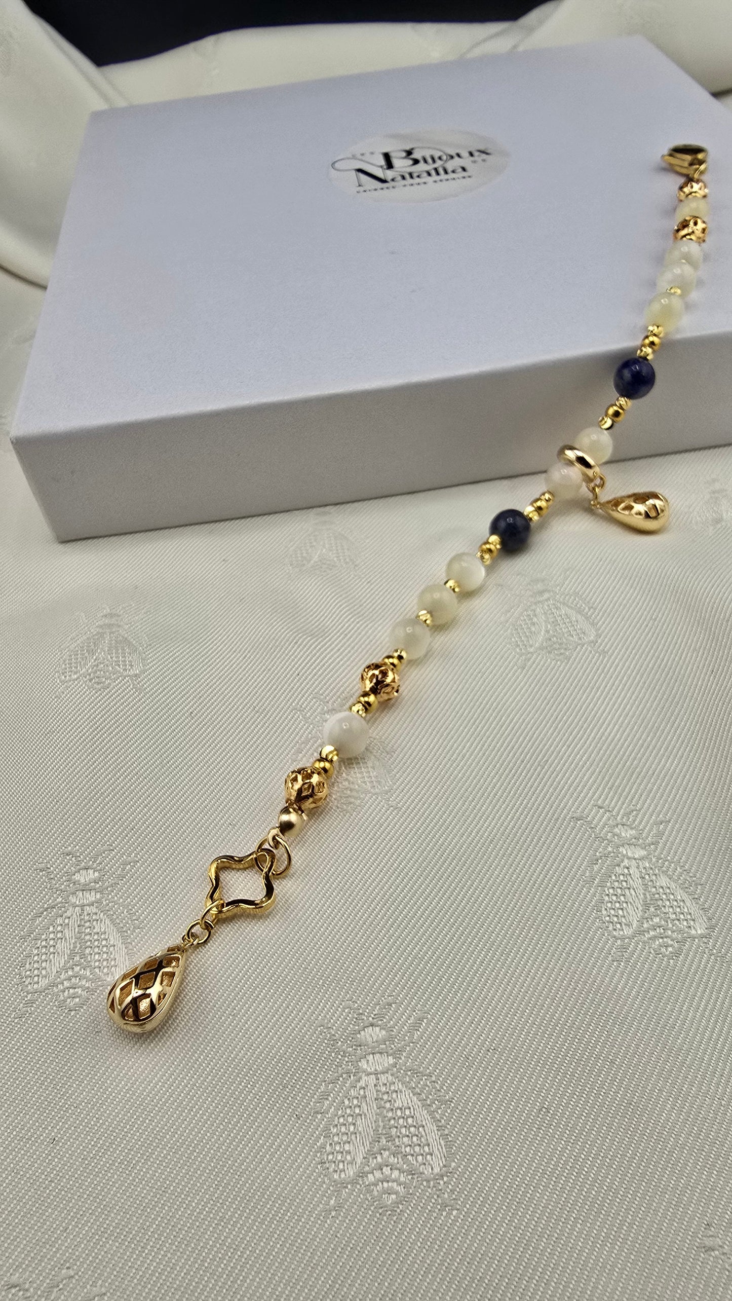Mother-of-pearl and sapphire bracelet