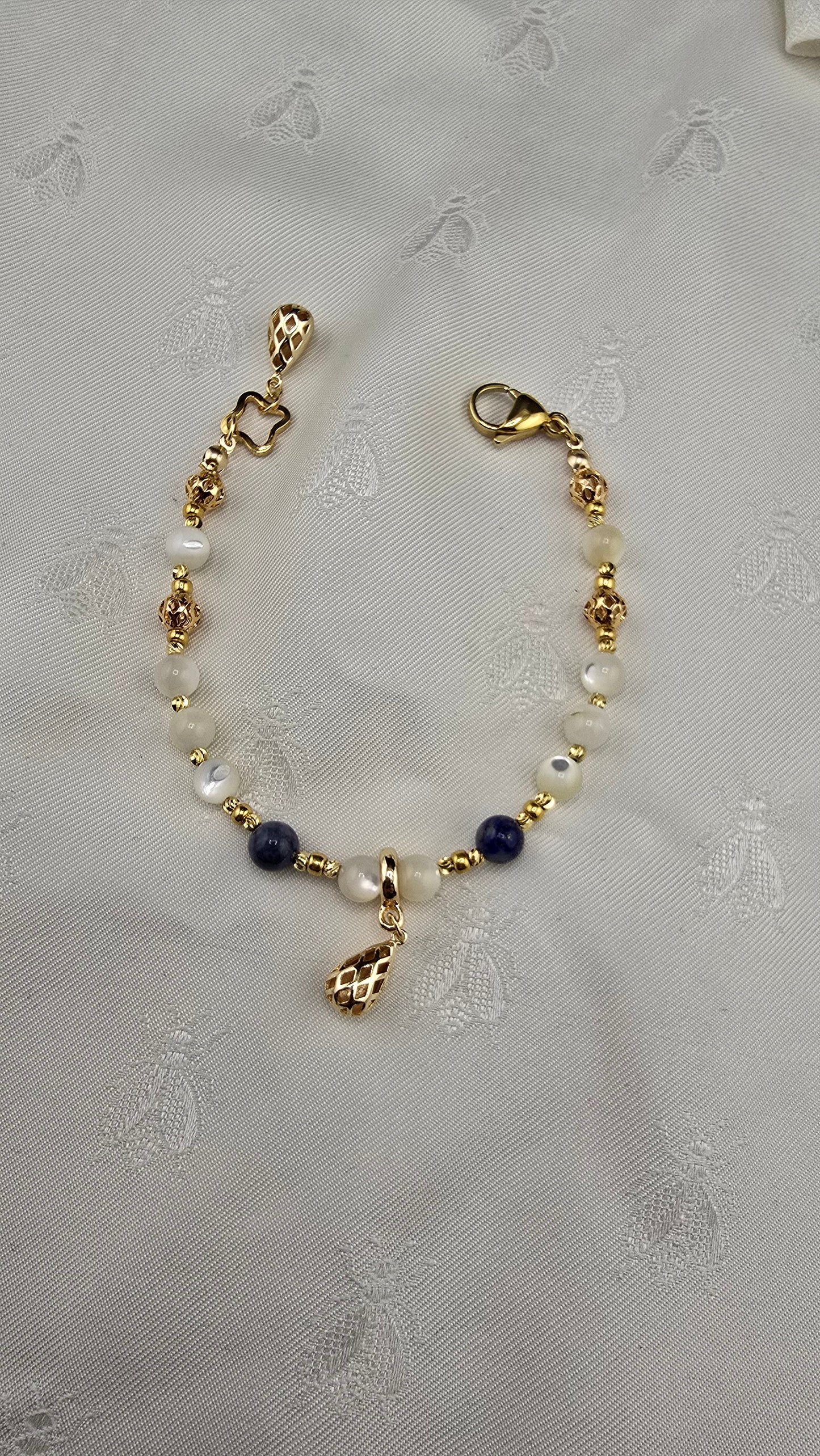 Mother-of-pearl and sapphire bracelet