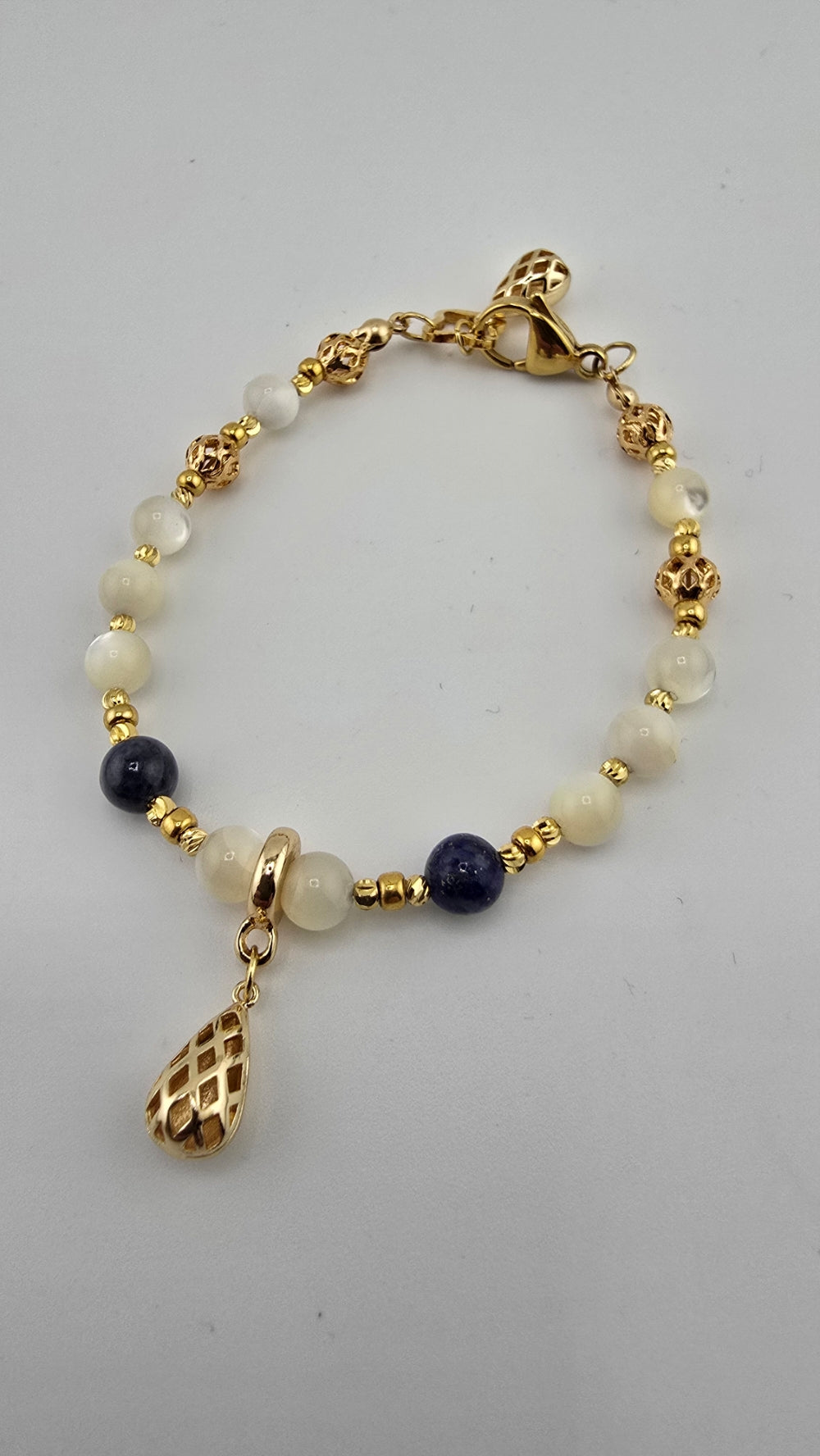 Mother-of-pearl and sapphire bracelet