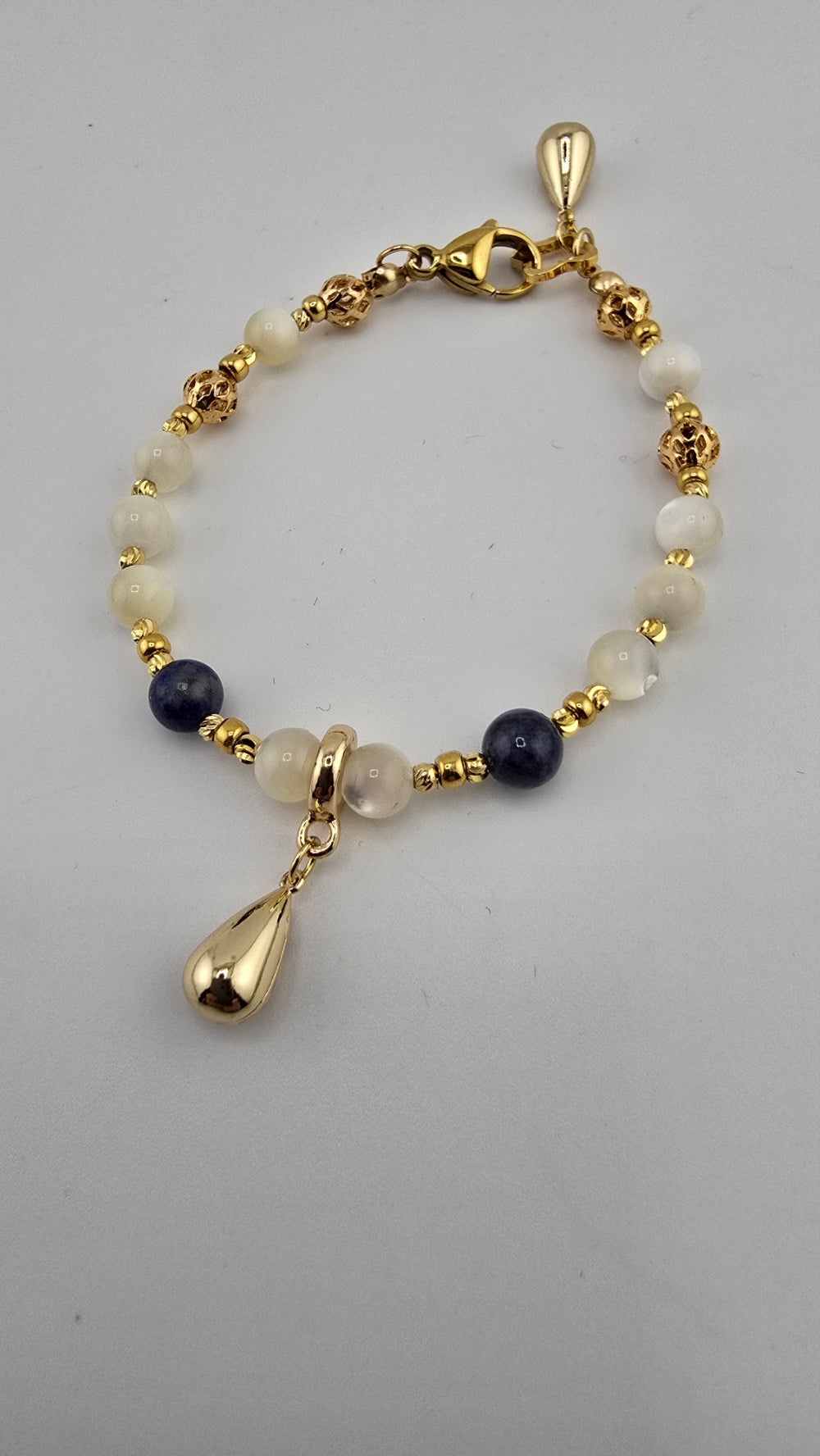 Mother-of-pearl and sapphire bracelet
