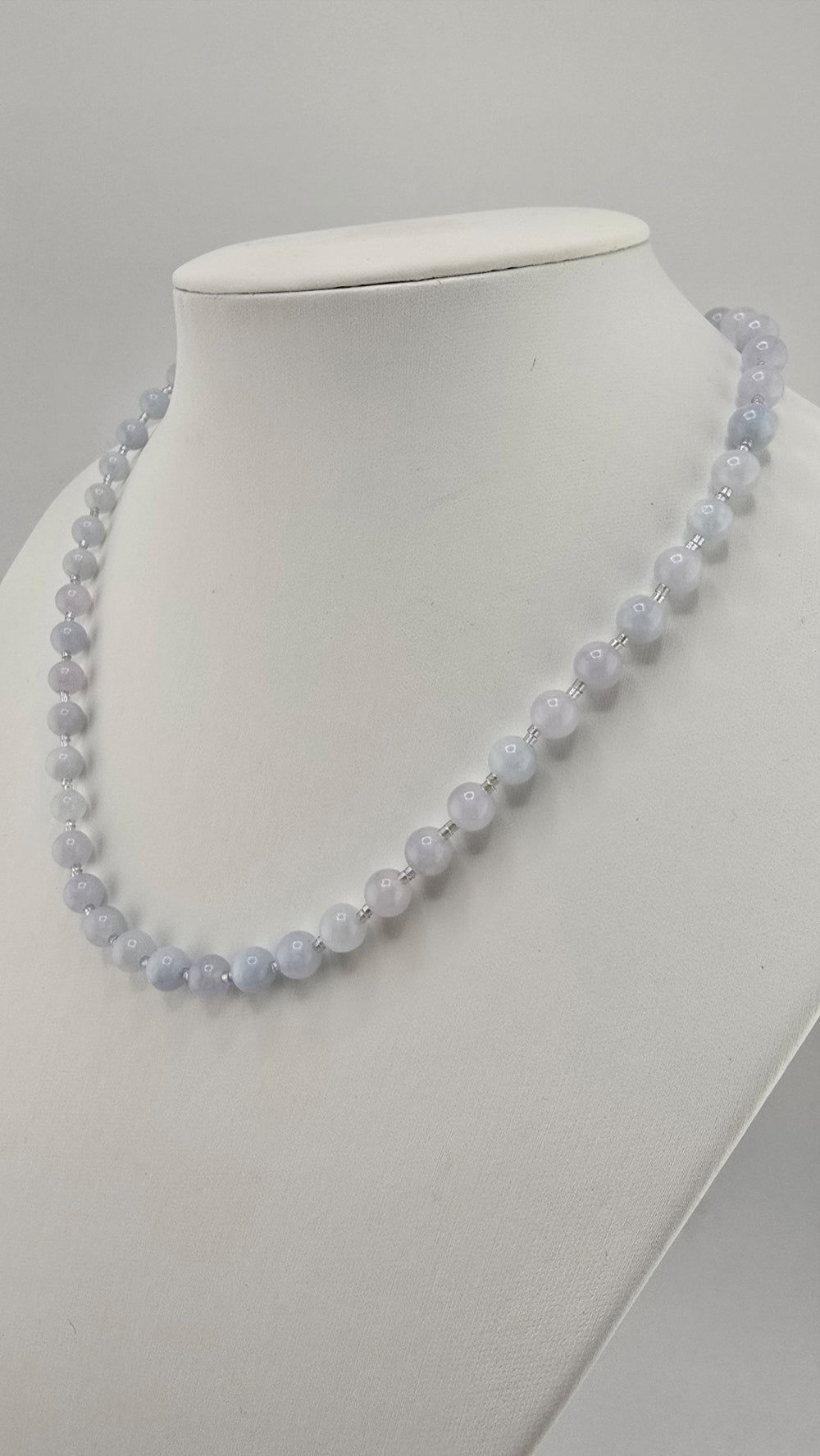 Collier en Aigue Marine et fermoir couture en argent rhodié 925/1000