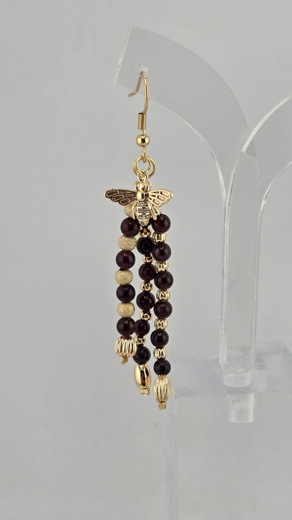 Boucles d'oreilles en grenat et perles en plaqué or 18K