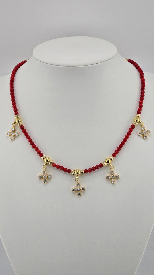 Duo collier et bracelet en Corail rouge et pendentifs plaqué or et strass