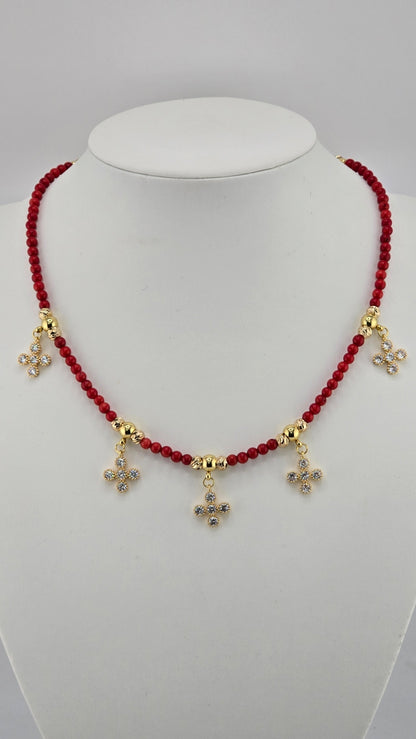 Duo collier et bracelet en Corail rouge et pendentifs plaqué or et strass