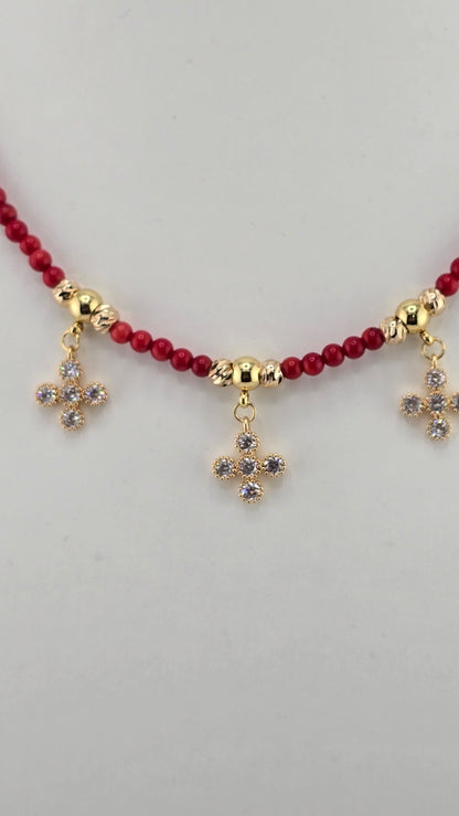 Duo collier et bracelet en Corail rouge et pendentifs plaqué or et strass