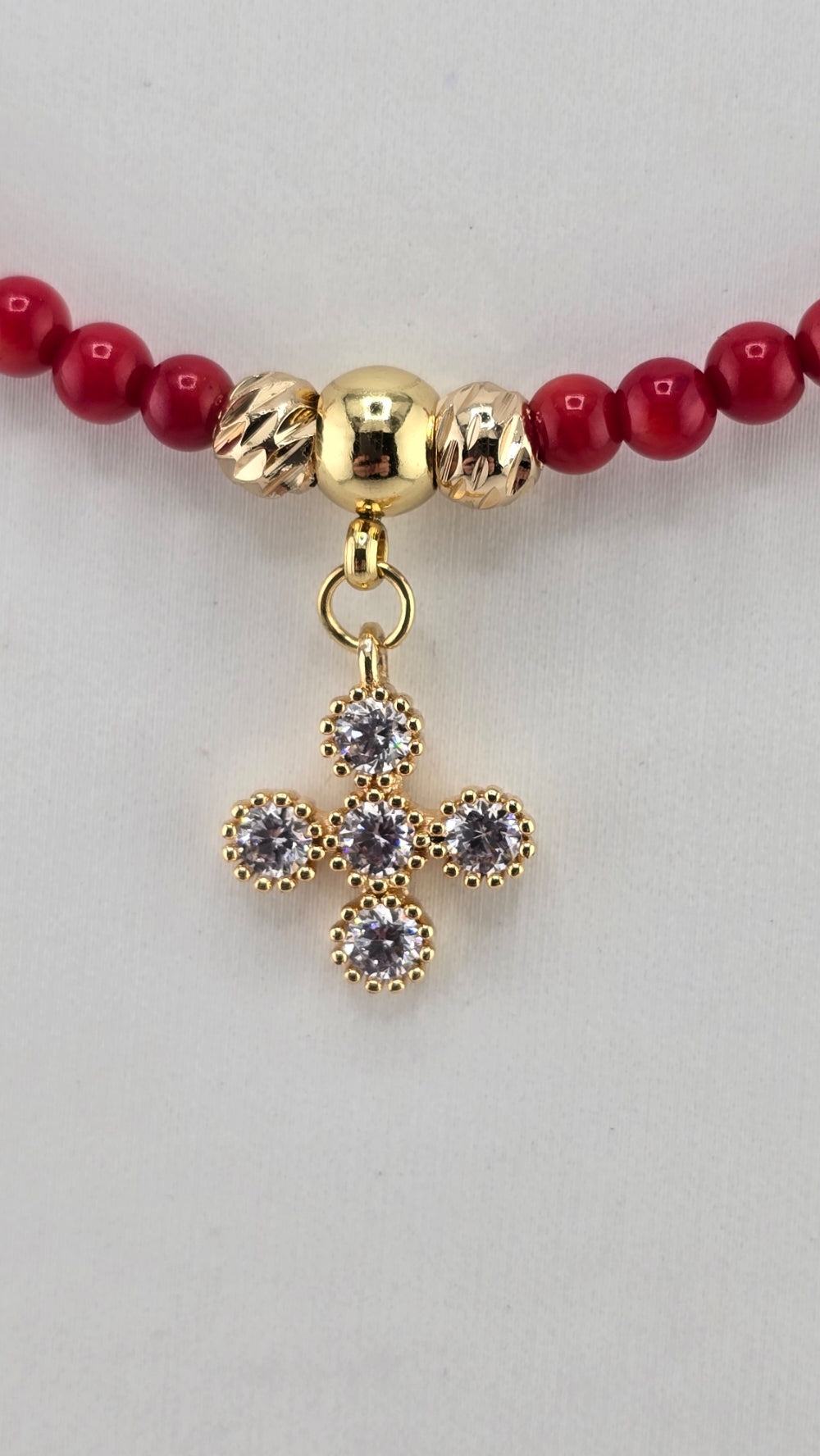 Duo collier et bracelet en Corail rouge et pendentifs plaqué or et strass