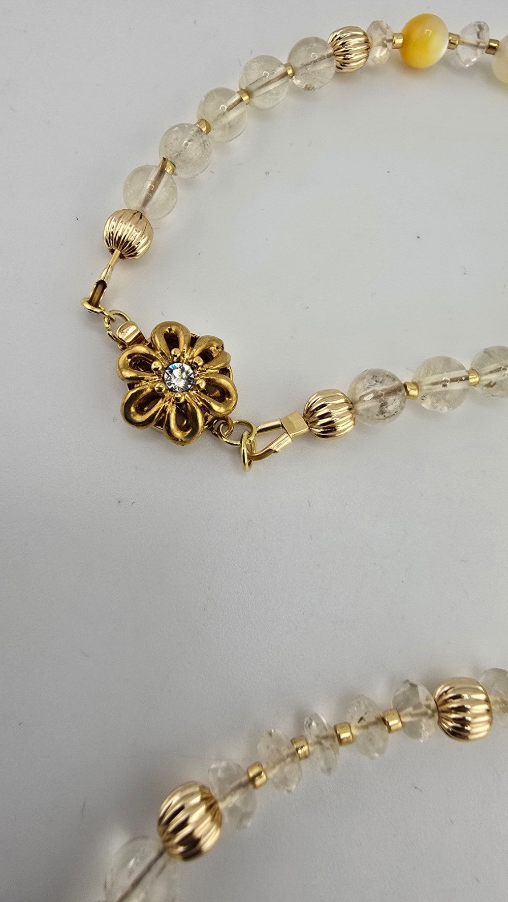 Collier en  Citrine et Nacre jaune.