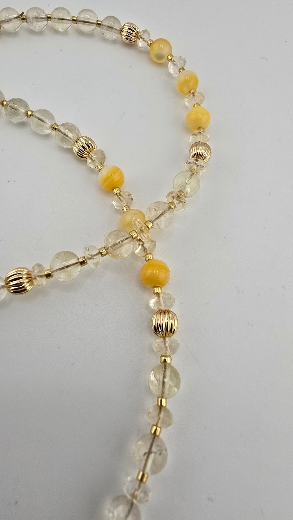 Collier en  Citrine et Nacre jaune.