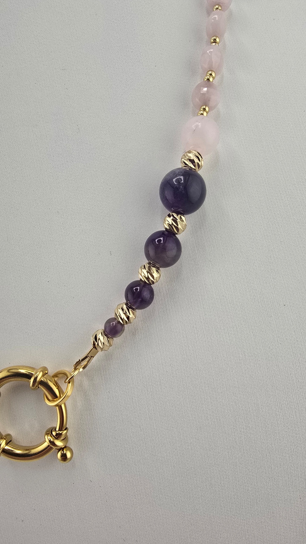 Collier en Quart rose et Améthyste, perles en plaqué or 18K.