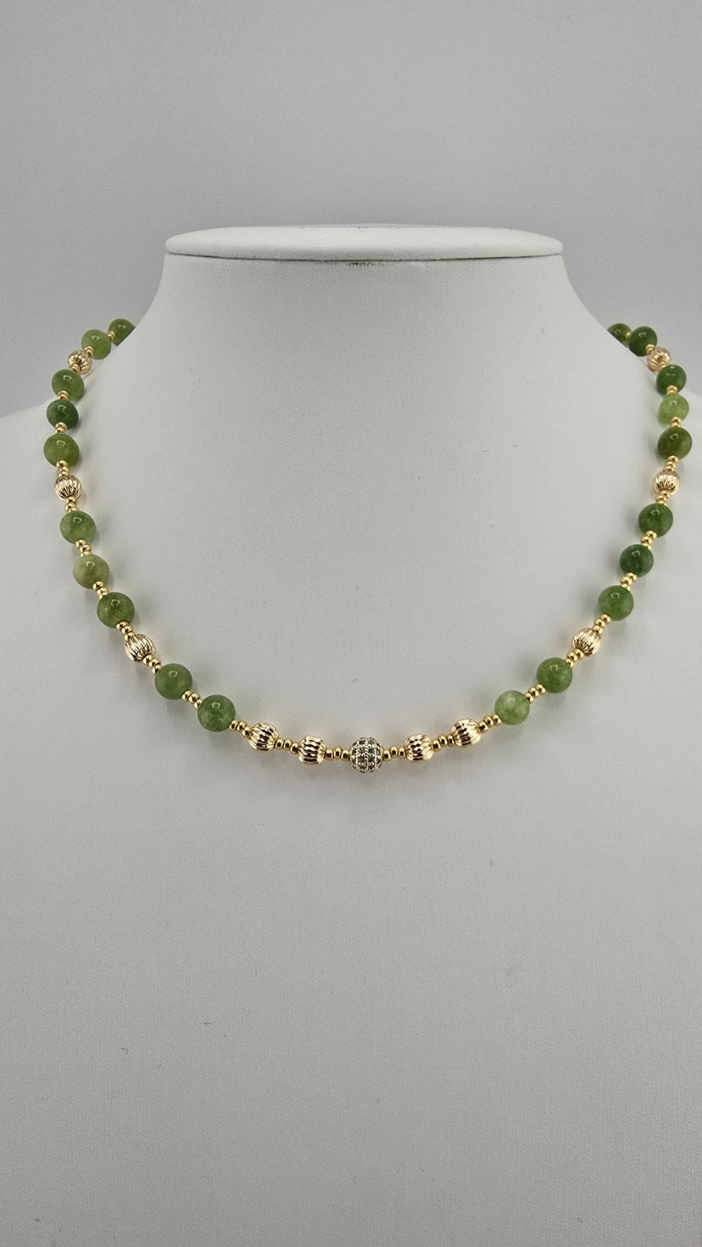 Collier en Péridot et perles en plaqué or 18K