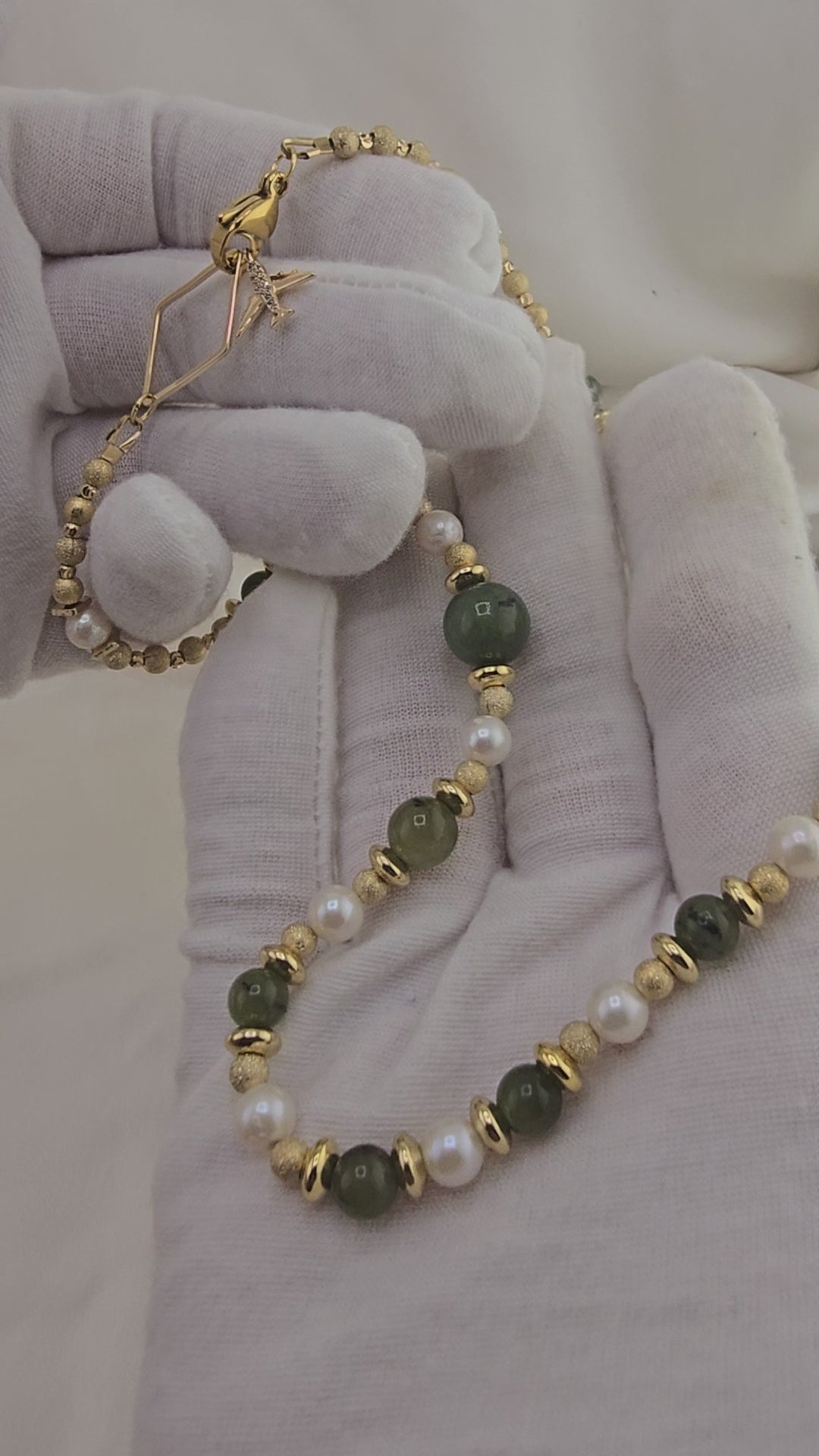 Collier en perles de culture et Jade vert.