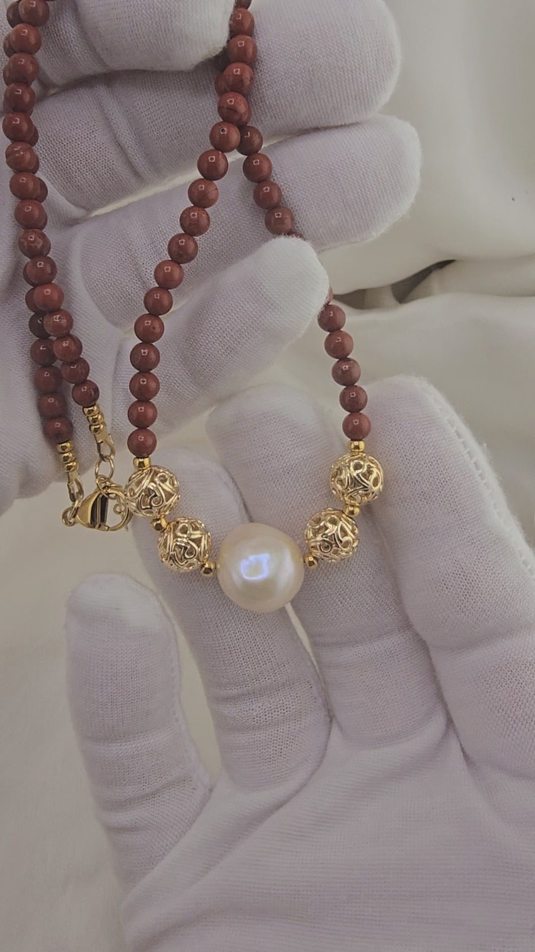 Collier en Jaspe rouge et pendentif perle de culture baroque