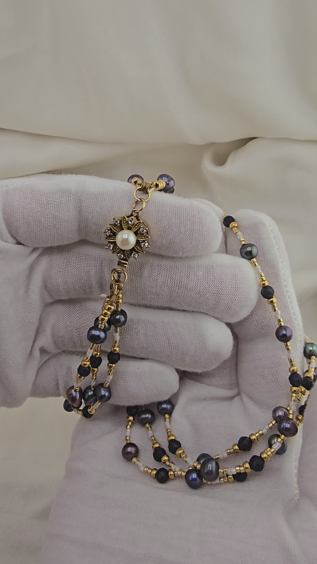Collier de 3 rangs de perles de culture bleu marine