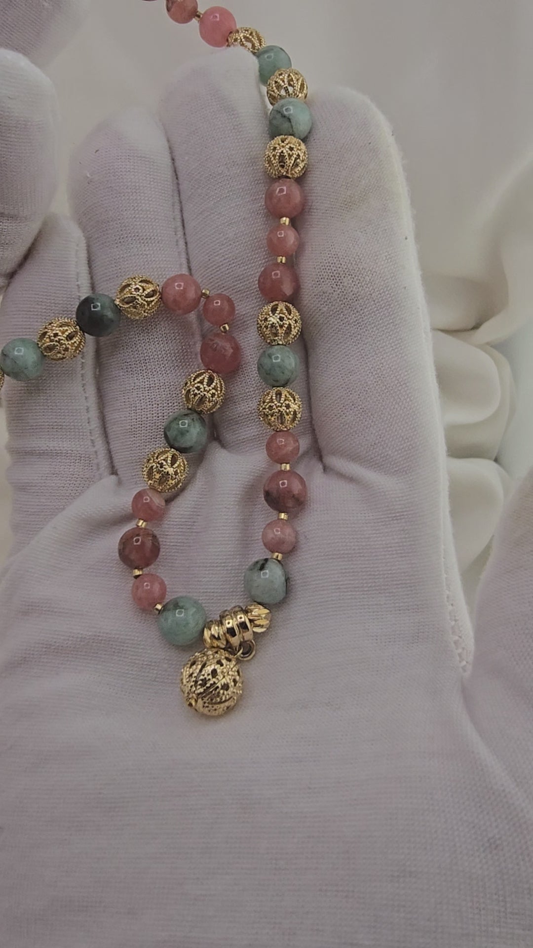 Collier en Emeraude et Rhodochrosite