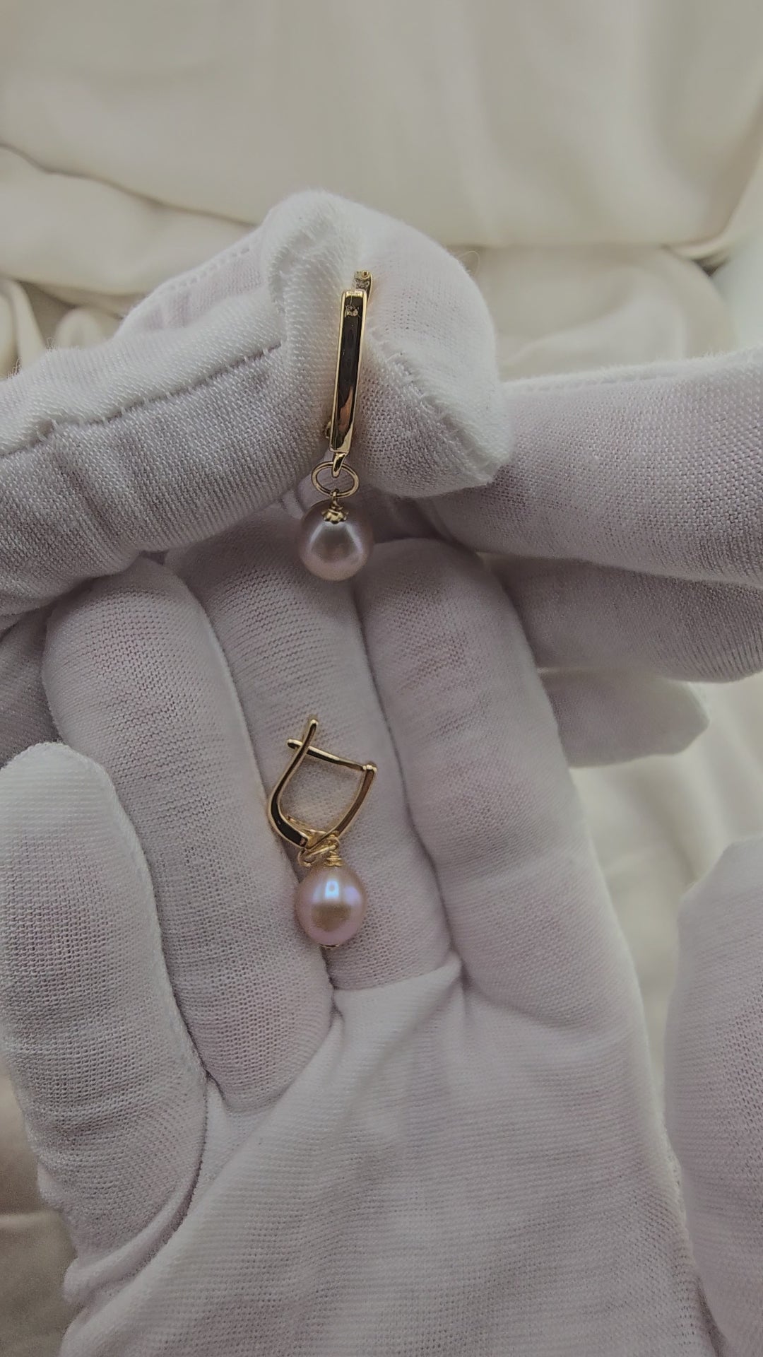 Boucles d oreilles en perles de culture mauve