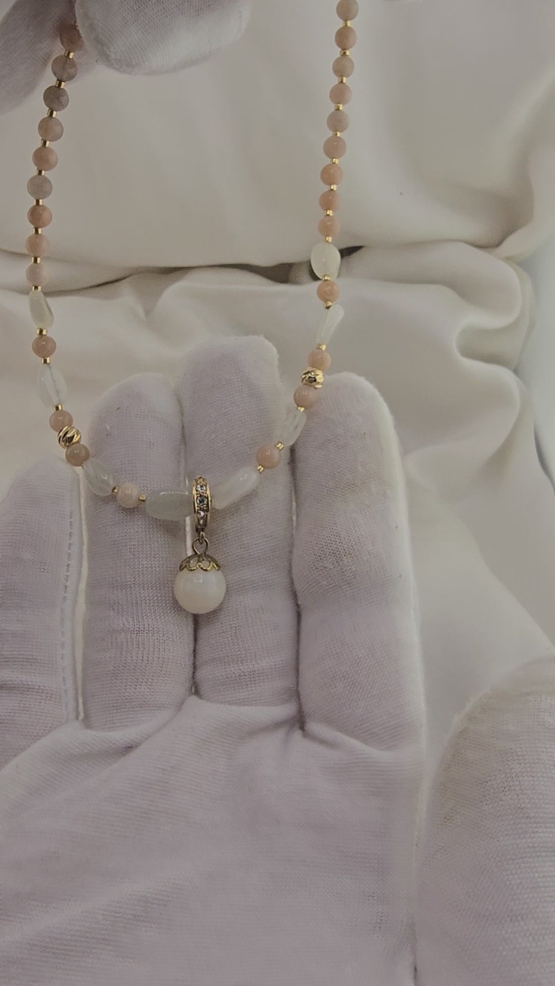Collier avec pierre de lune