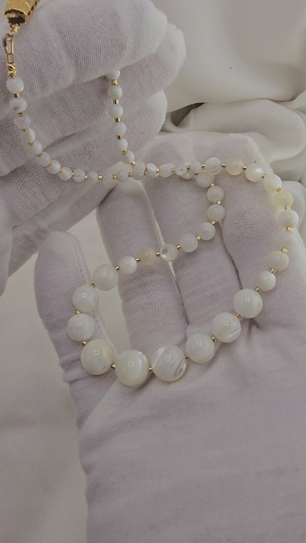 Collier en Nacre blanche