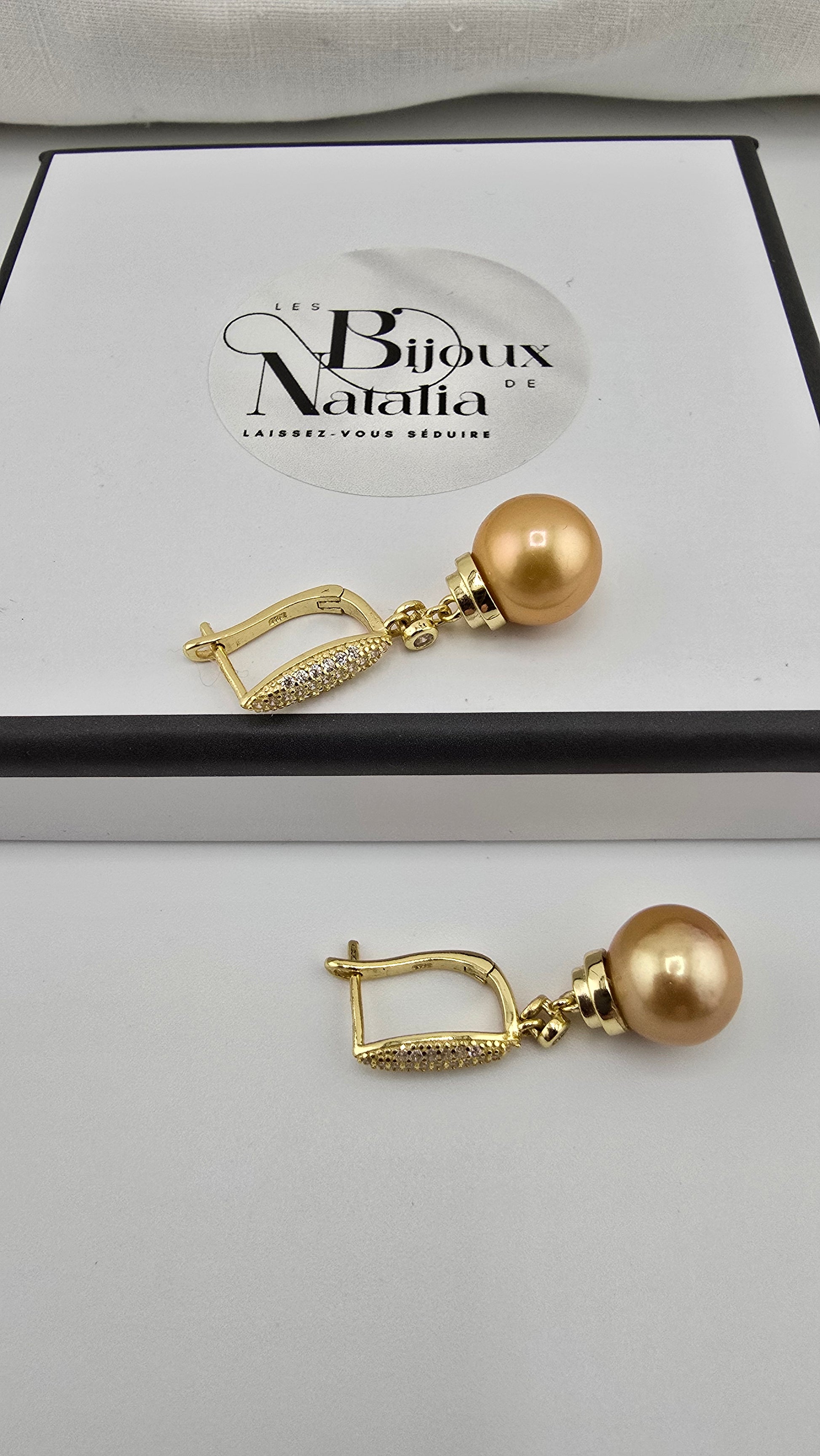 Boucles d oreilles avec perles Éditons couleur jaune or