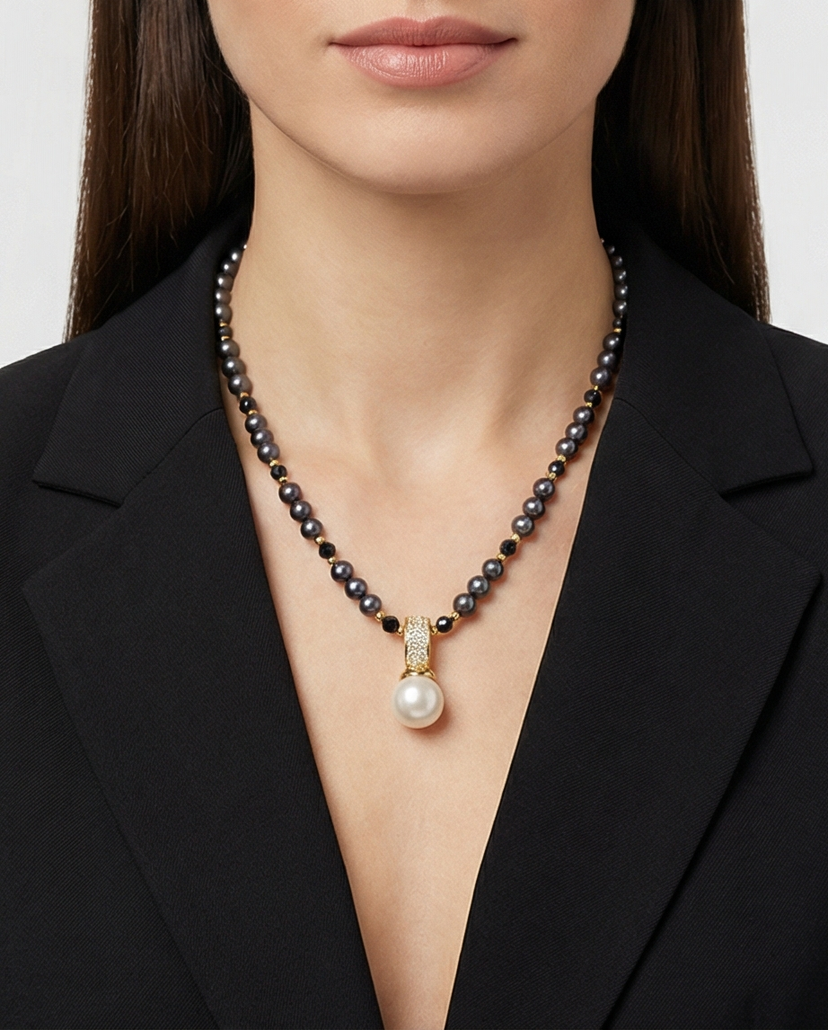 Nuit Profonde - collier  en perles de culture