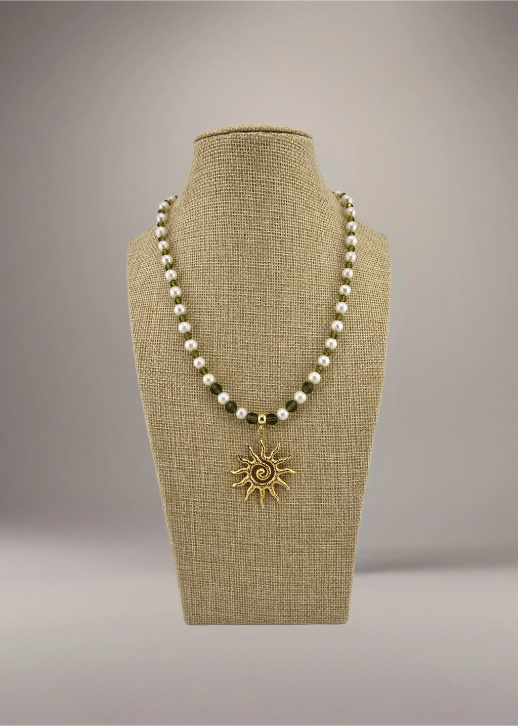 Collier de lumière et perles de culture