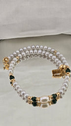 Collier perles de culture grises et Emeraude