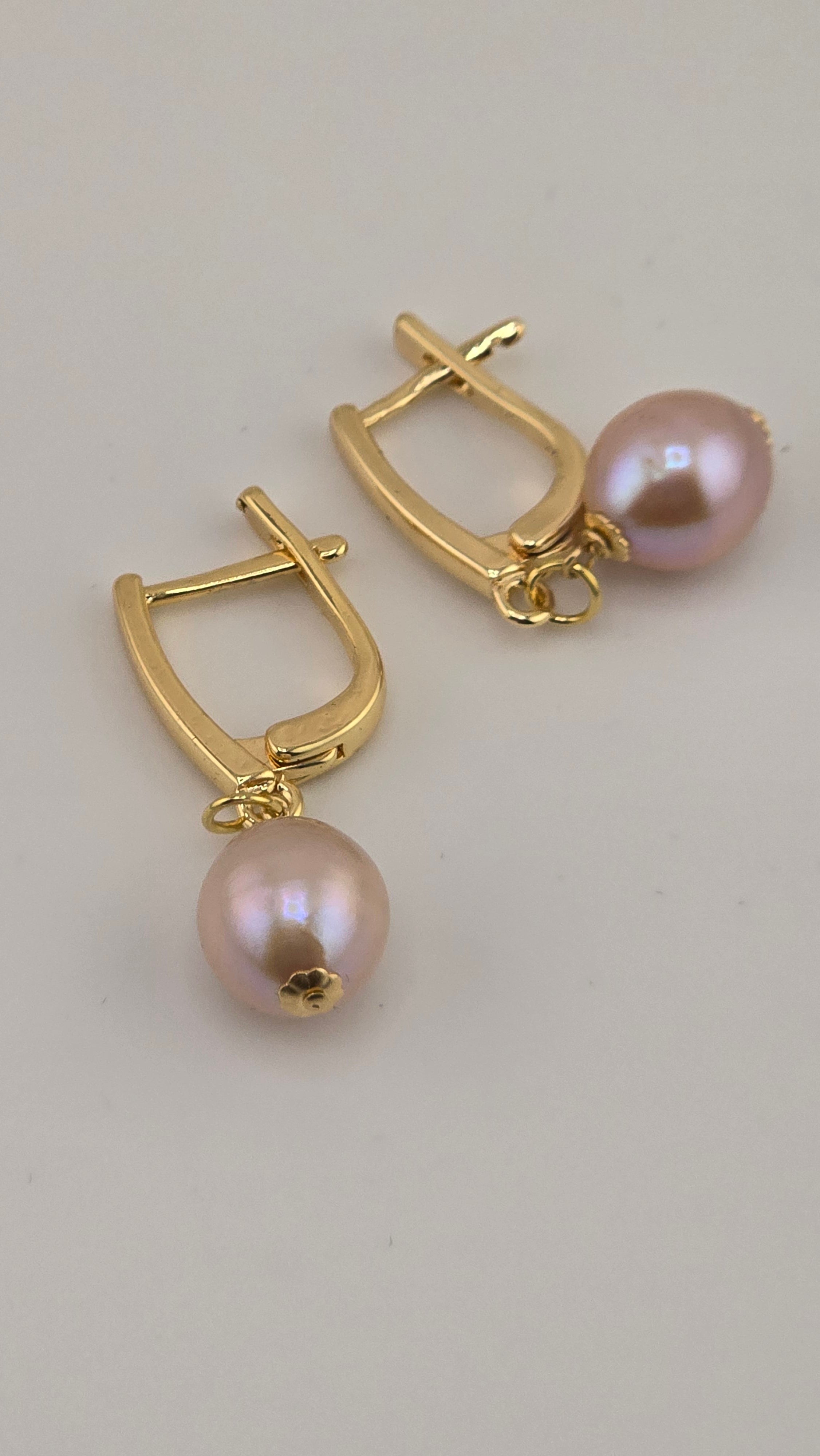 Boucles d oreilles en perles de culture mauve et Vermeil