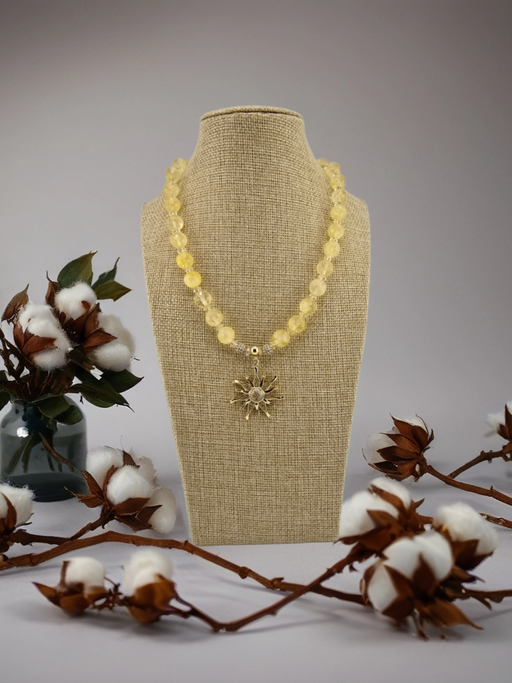 Collier en citrine et pendentif soleil avec strass