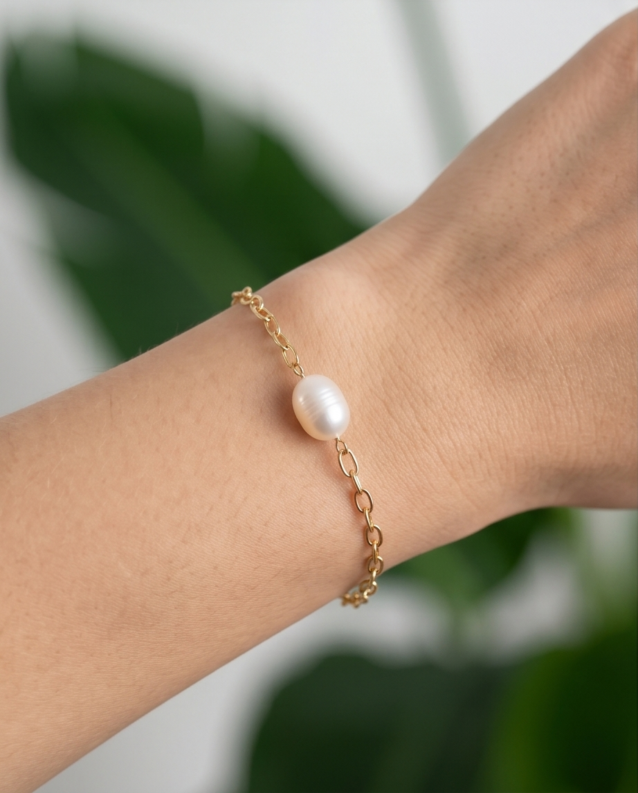 Bracelet chaine or perle de culture  - " Les mains de ma Mère "