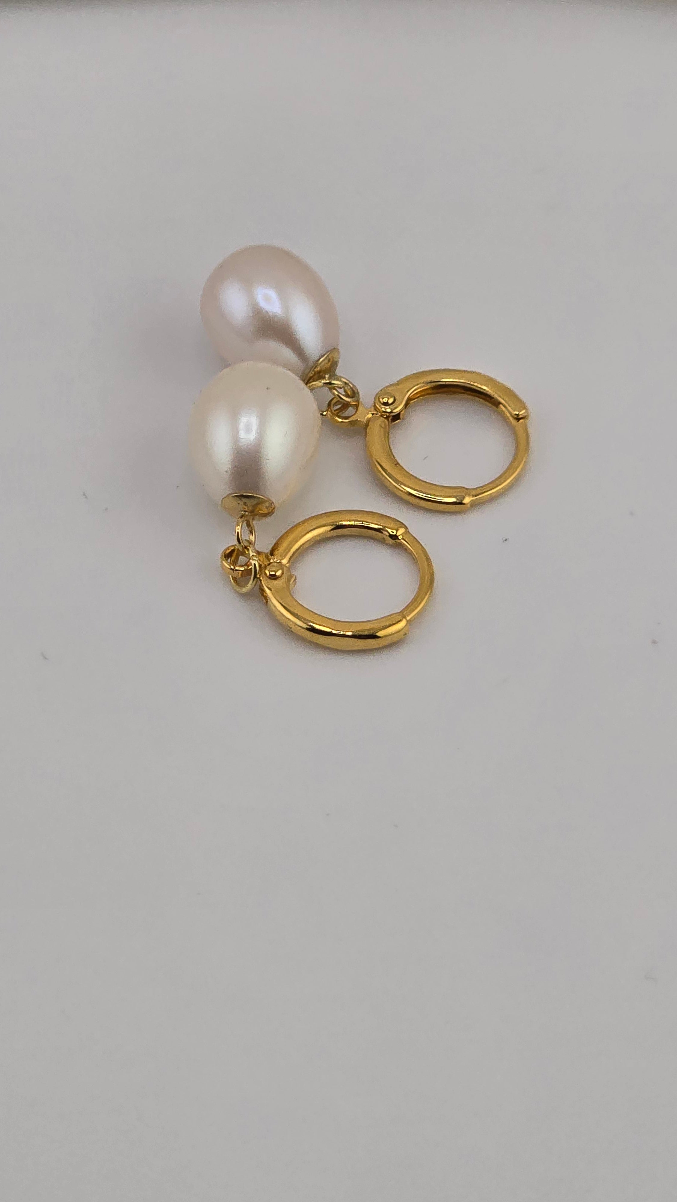 Boucles d oreilles en perles de culture olive et Vermeil (argent recouvert d'or 24k)