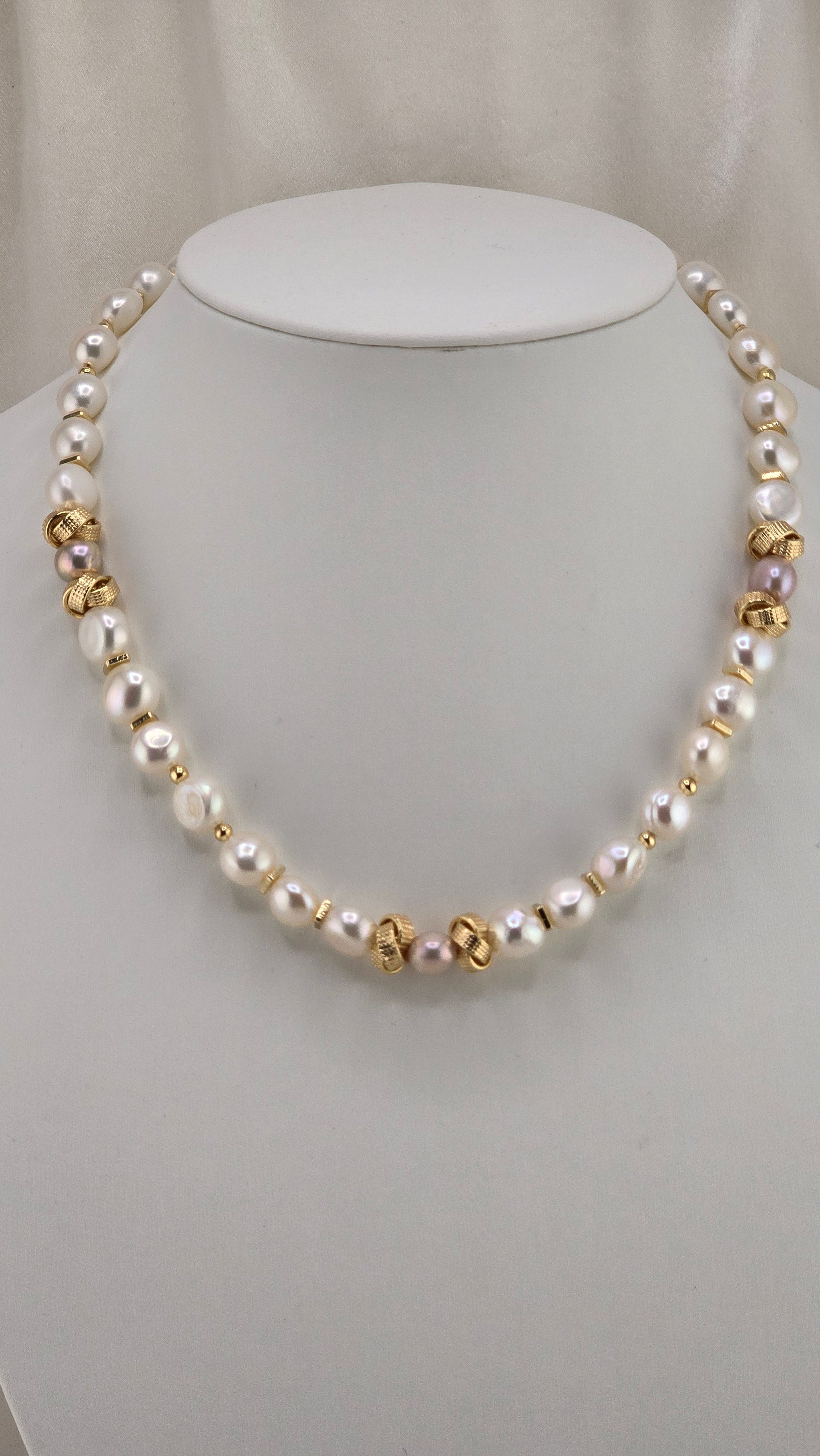 Collier perles de culture baroque et touches rosées