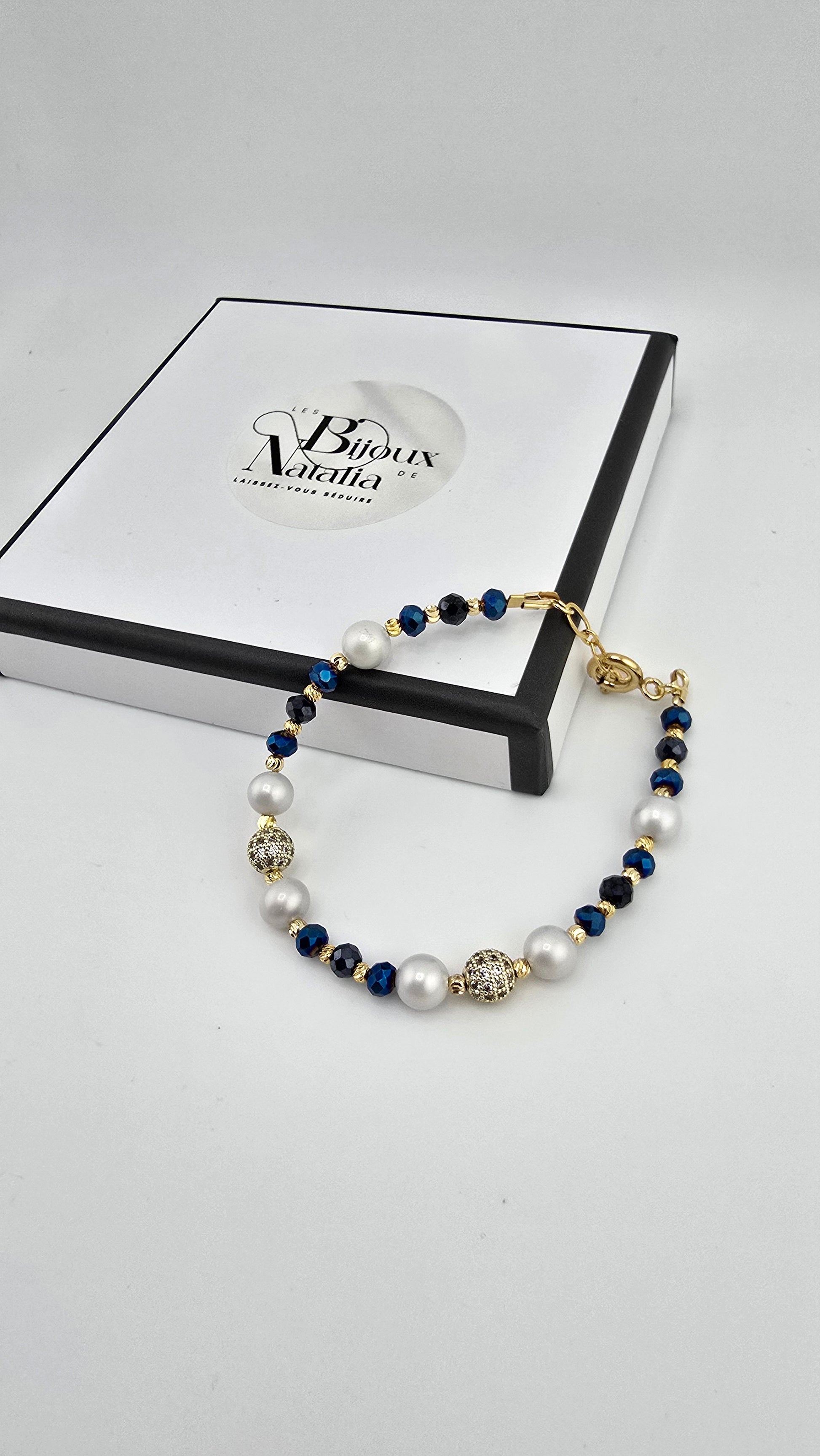 Bracelet en perles de culture et perles en cristal bleu marine
