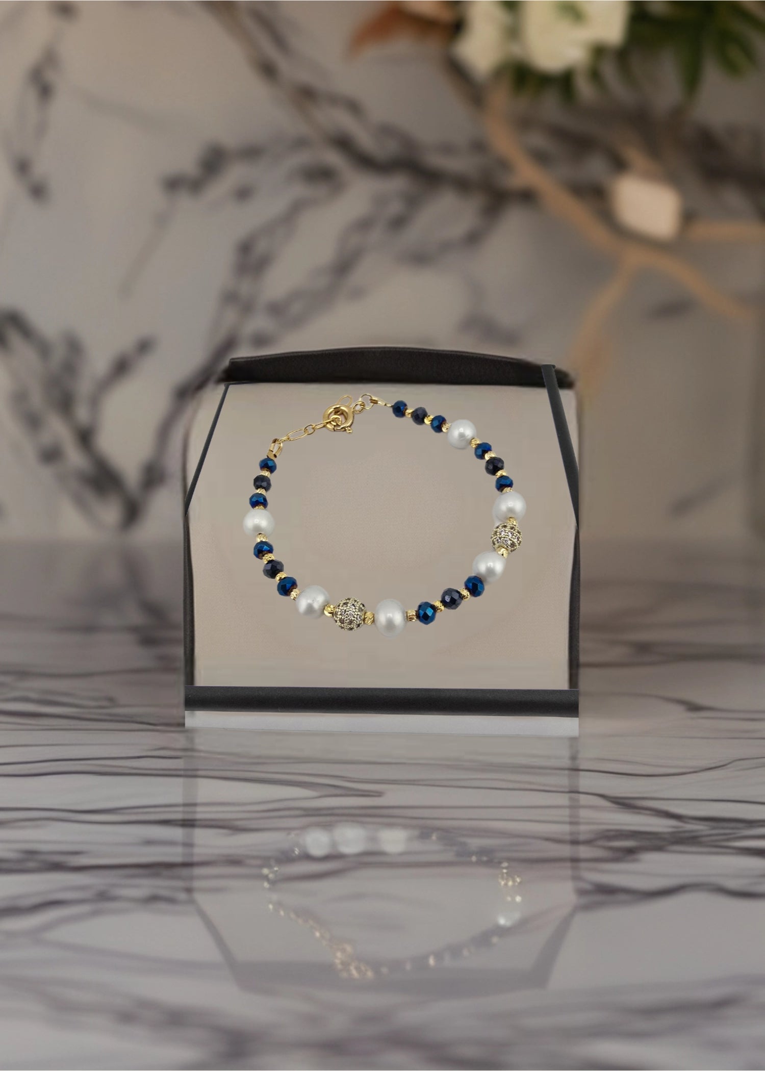 Bracelet en perles de culture et perles en cristal bleu marine